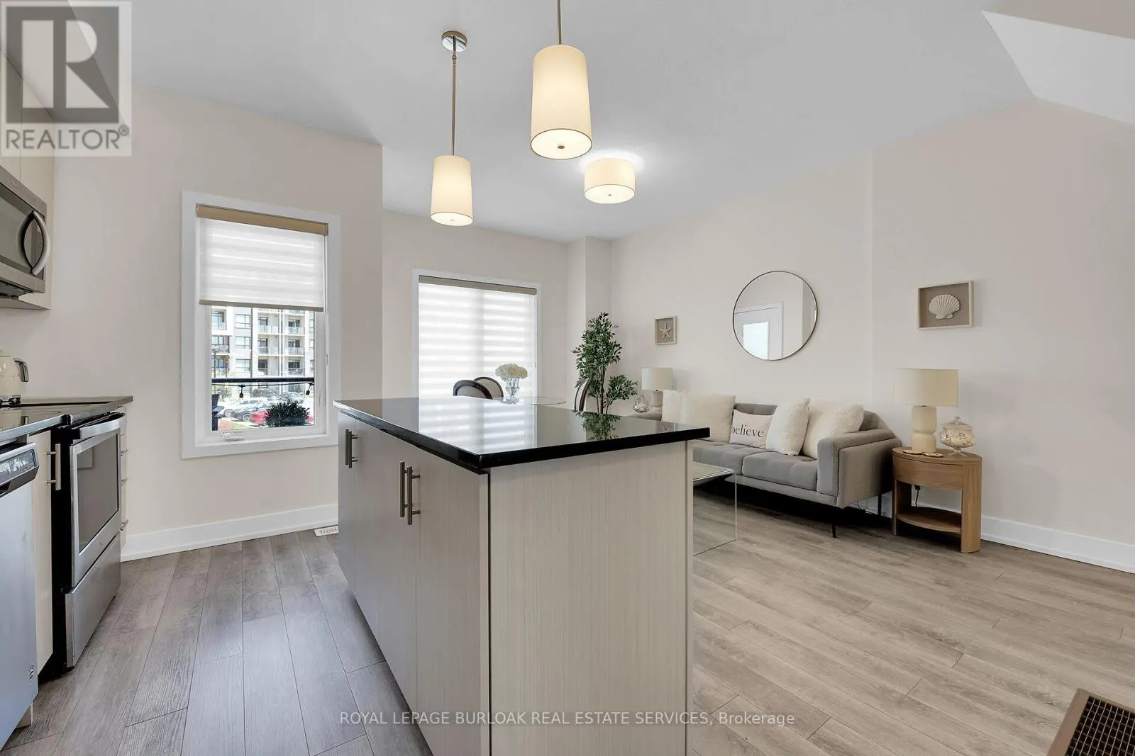 9 - 115 SHOREVIEW PLACE