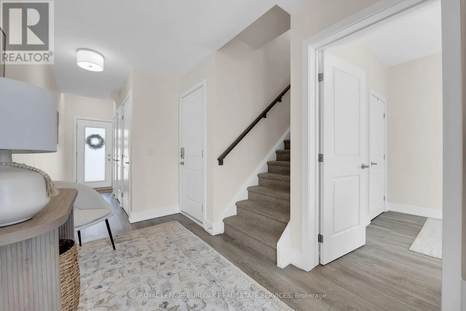 9 - 115 SHOREVIEW PLACE