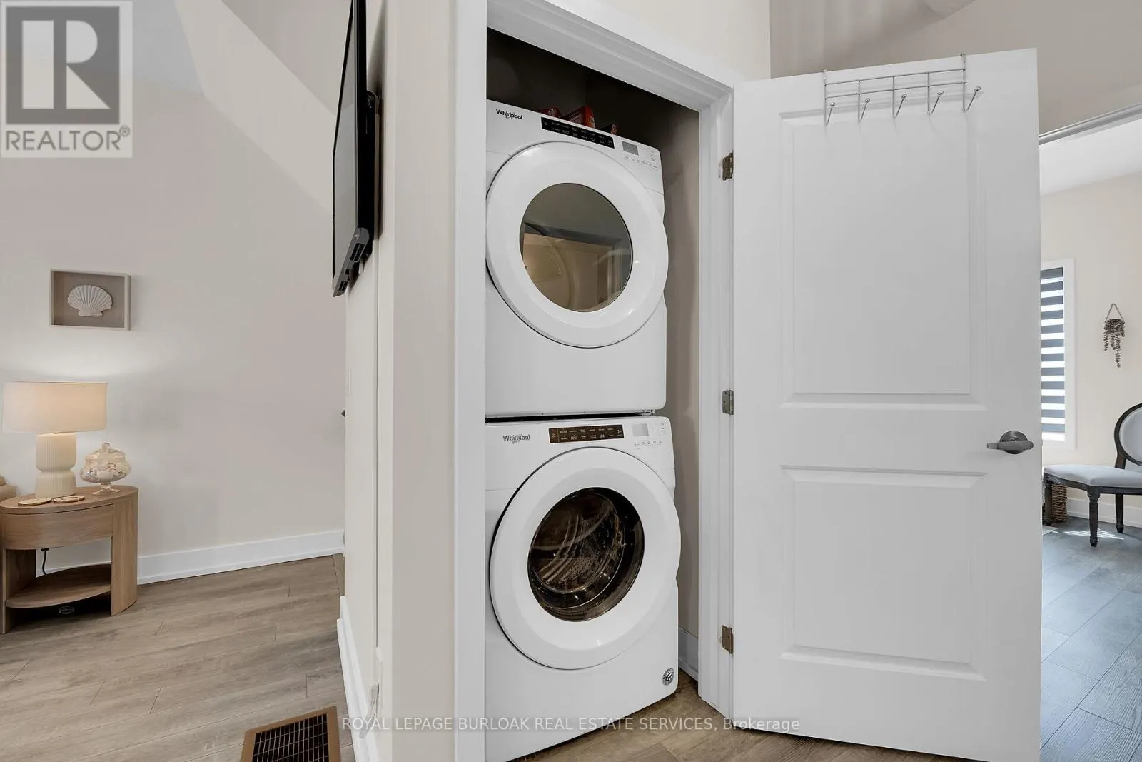 9 - 115 SHOREVIEW PLACE