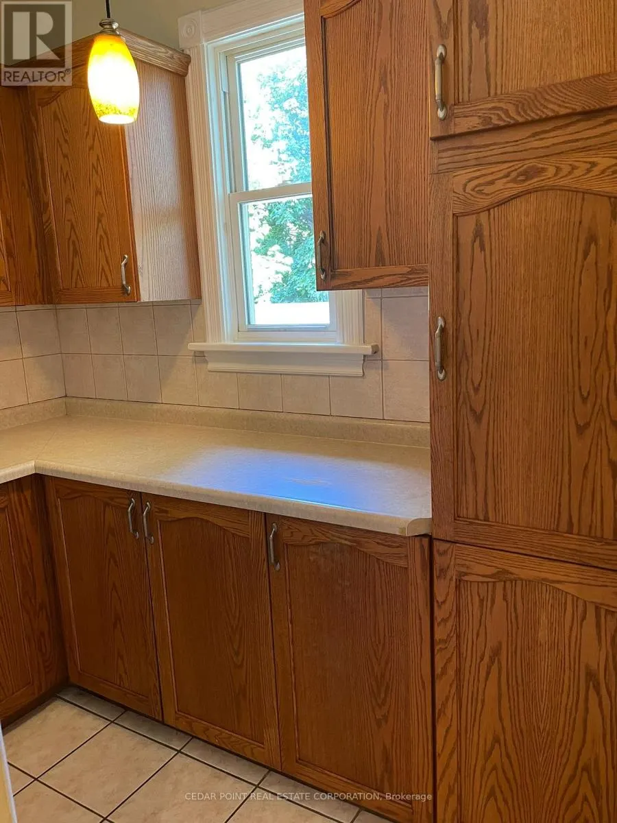 2 - 109 CARRICK AVENUE