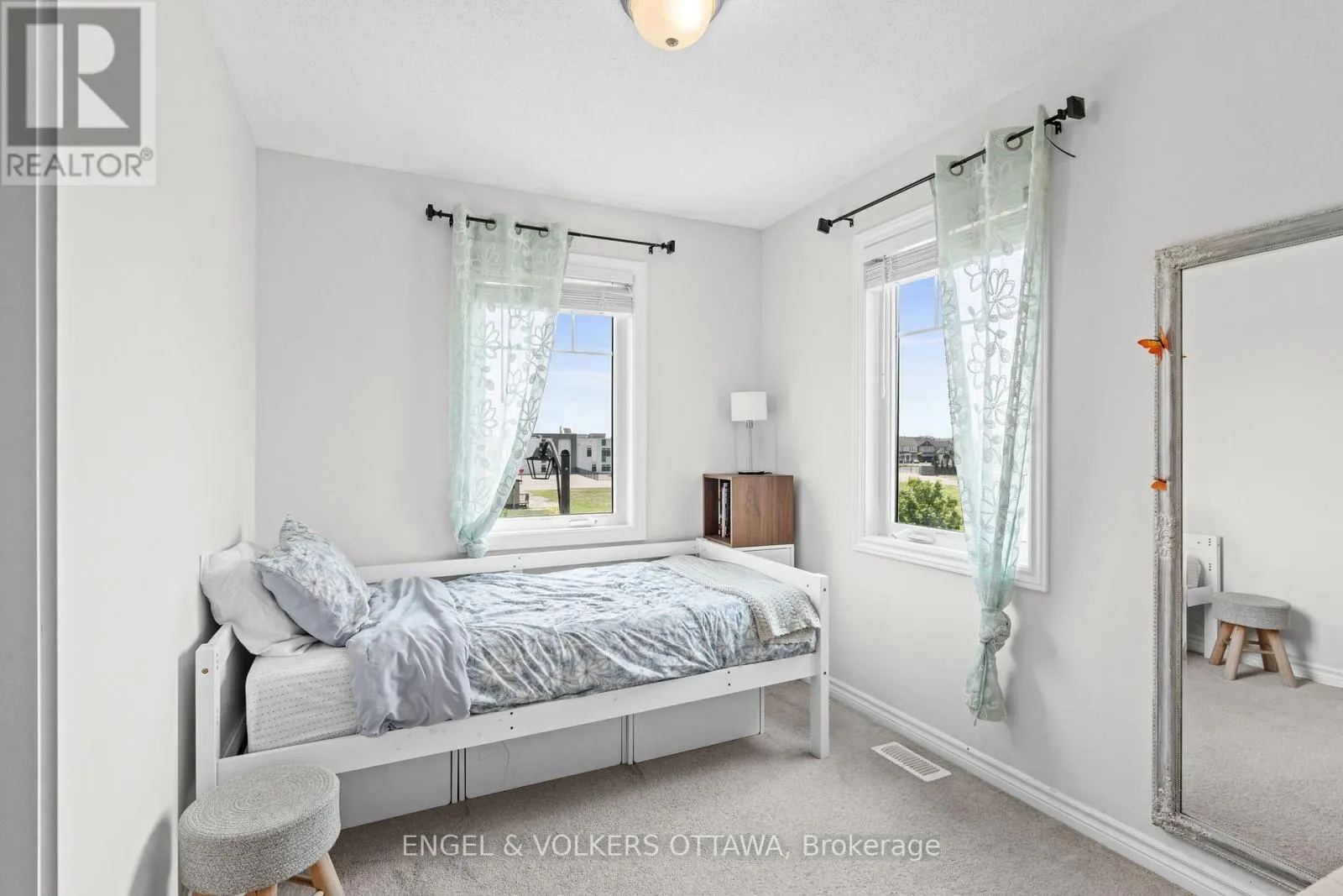 349 PUMPKINSEED CRESCENT