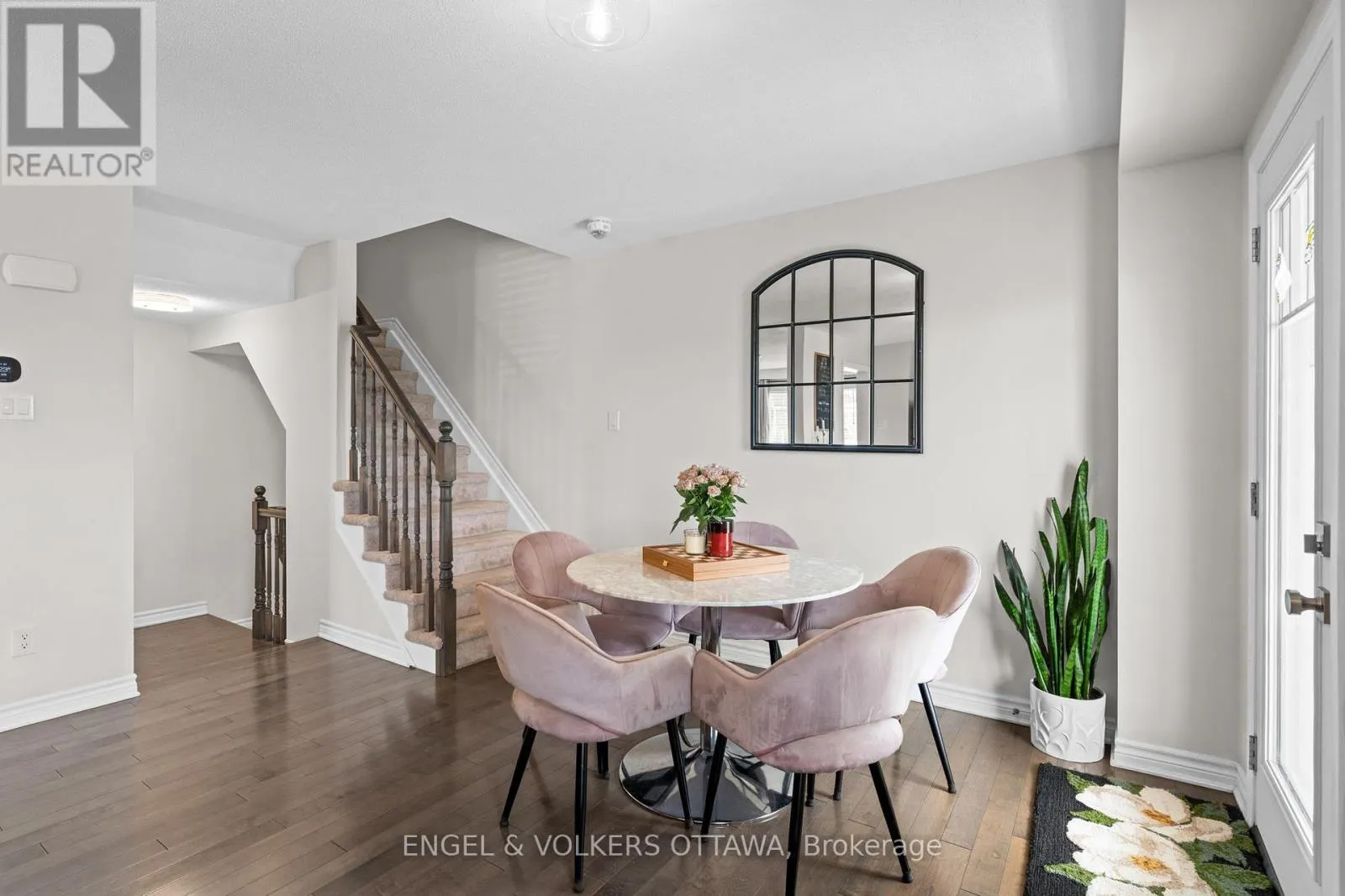 349 PUMPKINSEED CRESCENT