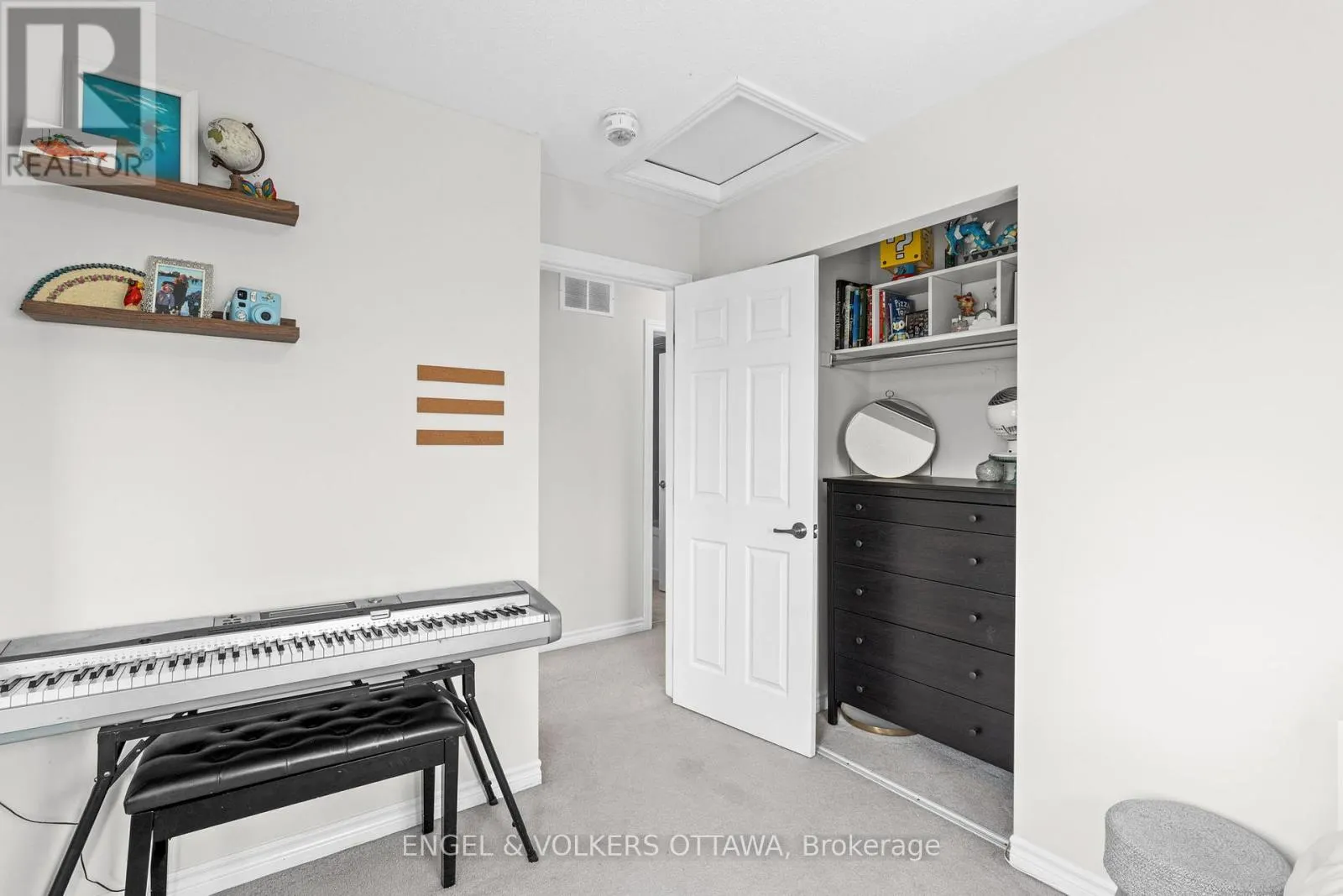 349 PUMPKINSEED CRESCENT