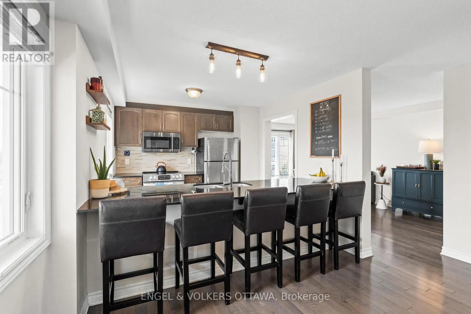 349 PUMPKINSEED CRESCENT