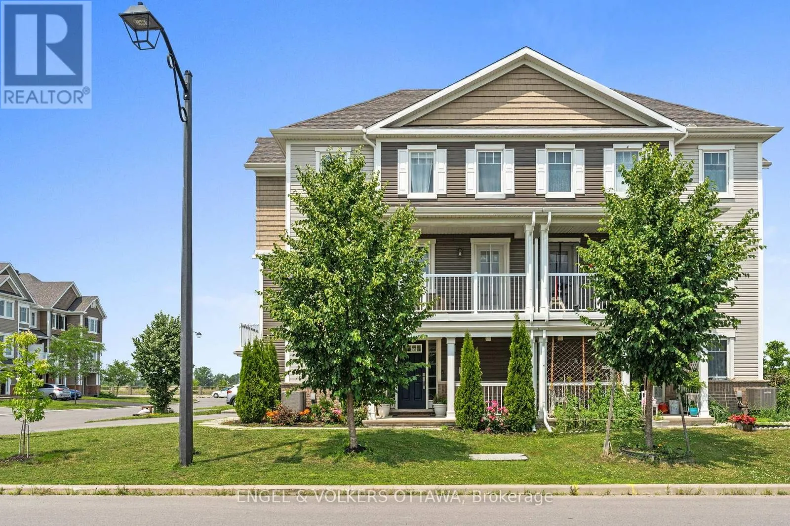 349 PUMPKINSEED CRESCENT