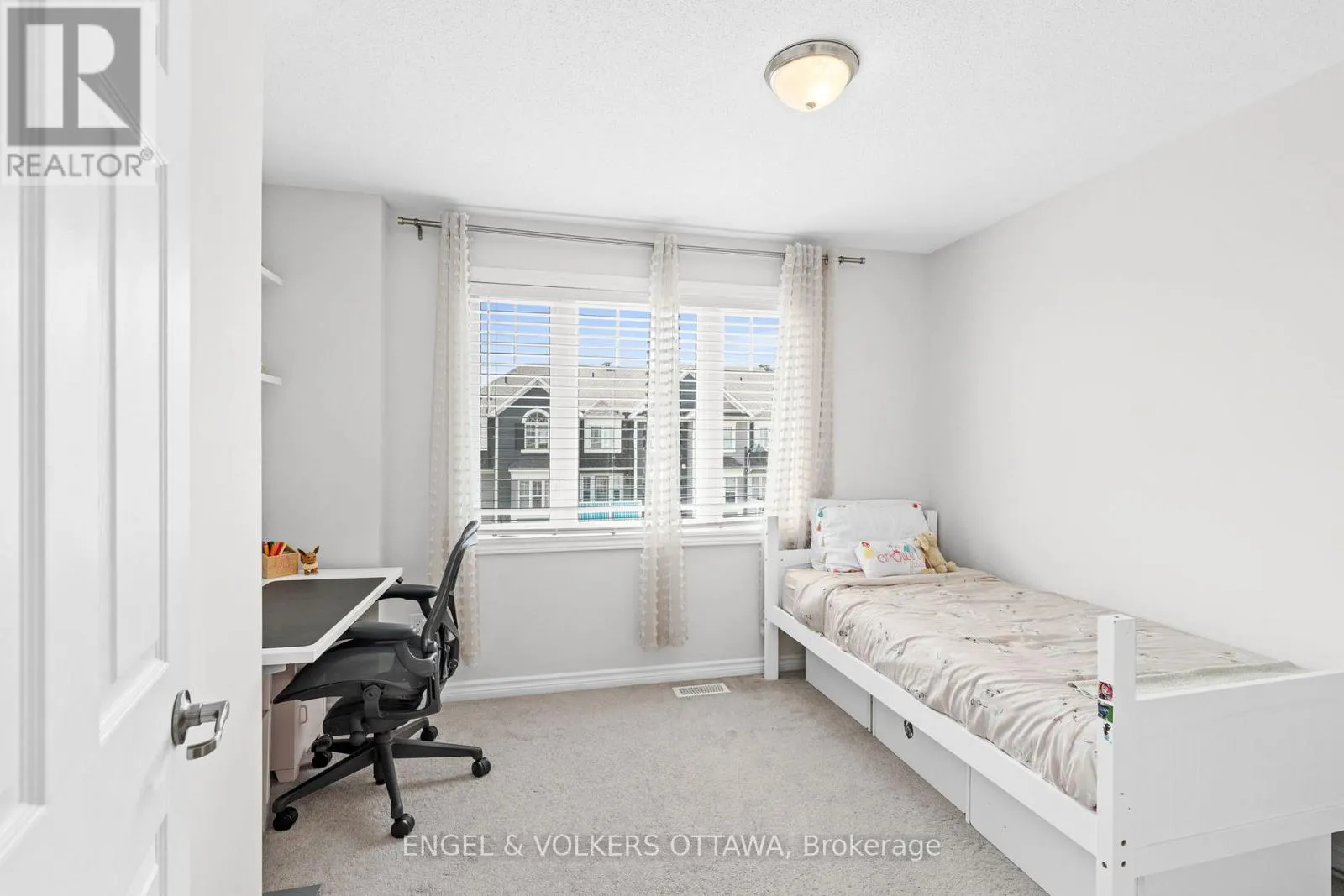 349 PUMPKINSEED CRESCENT