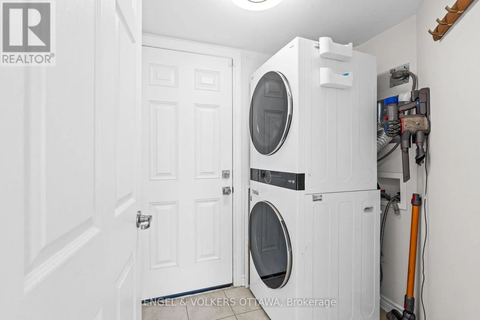 349 PUMPKINSEED CRESCENT