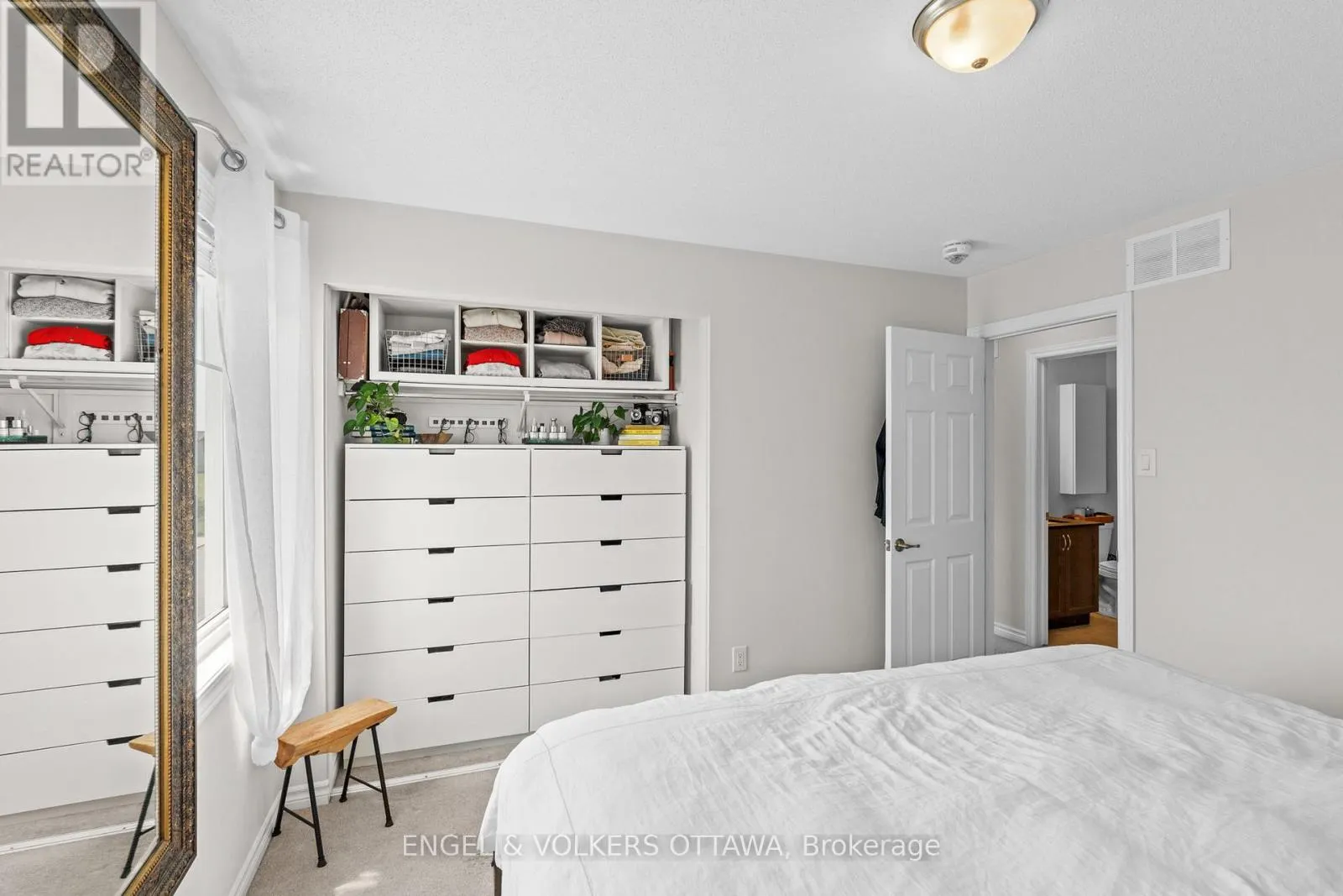 349 PUMPKINSEED CRESCENT