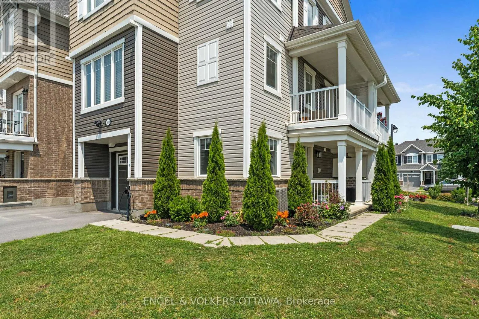 349 PUMPKINSEED CRESCENT