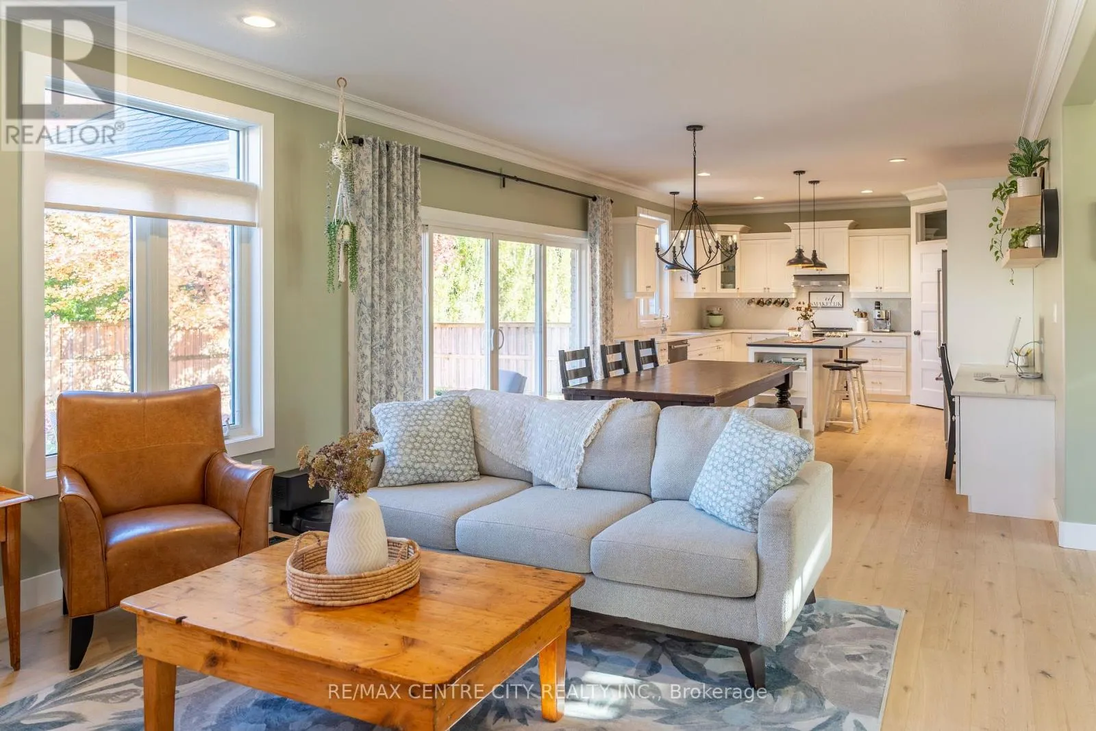 56 CAVERHILL CRESCENT