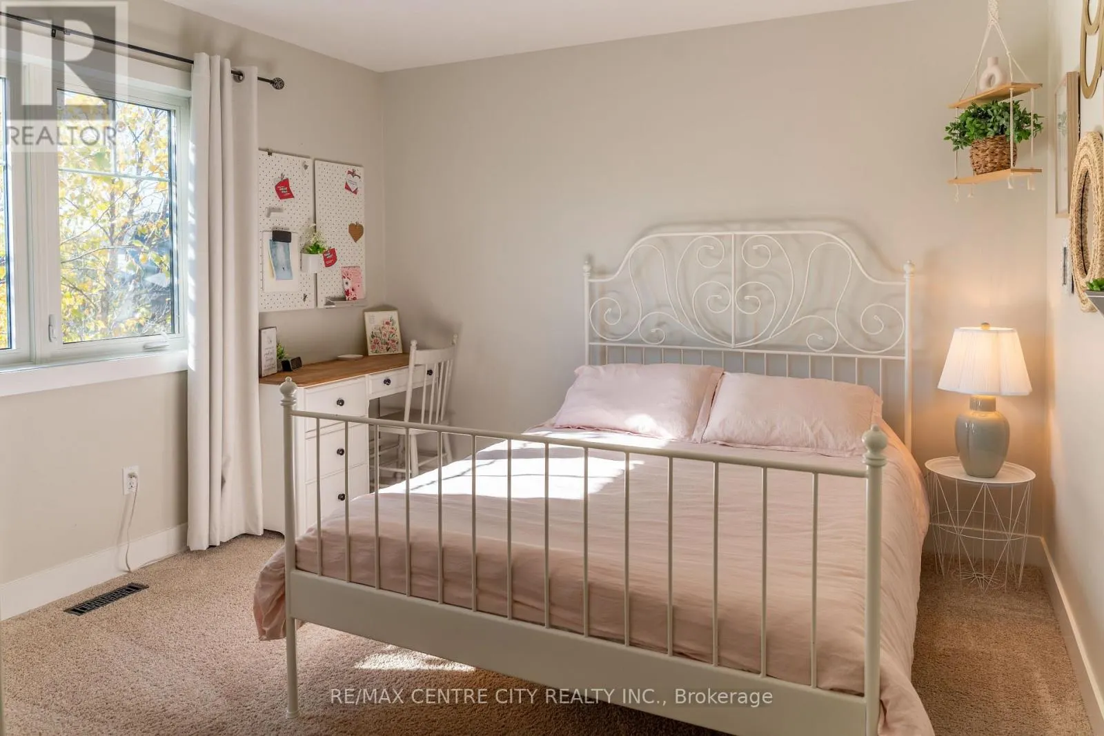 56 CAVERHILL CRESCENT