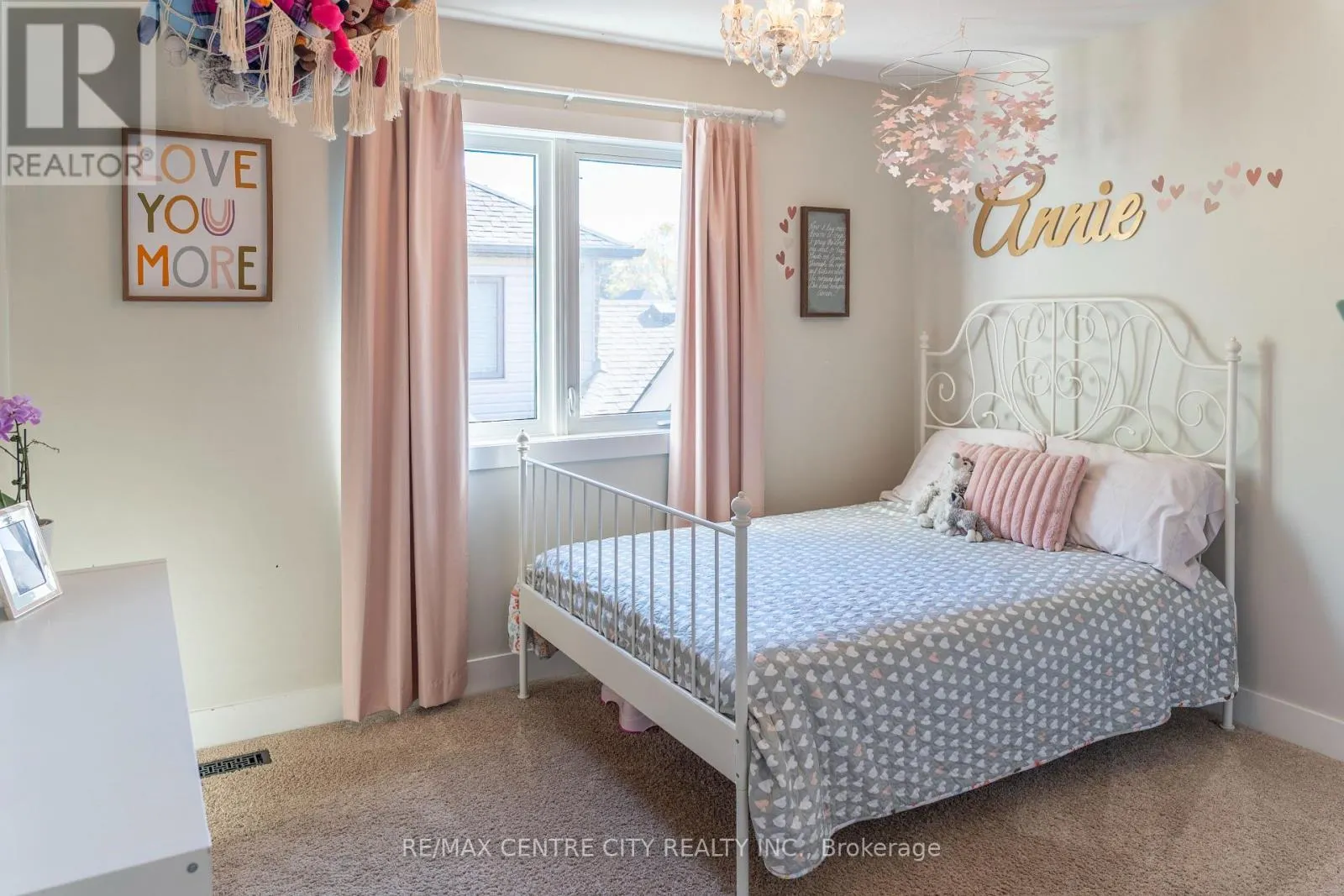 56 CAVERHILL CRESCENT