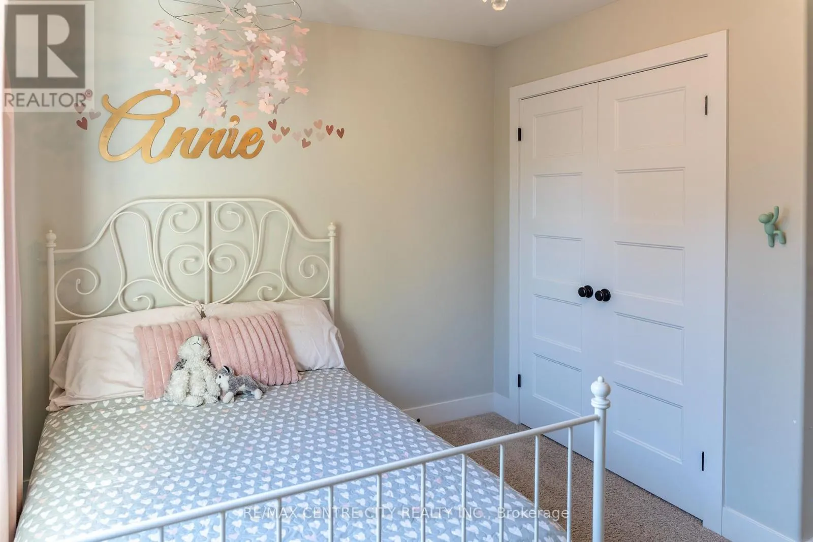 56 CAVERHILL CRESCENT