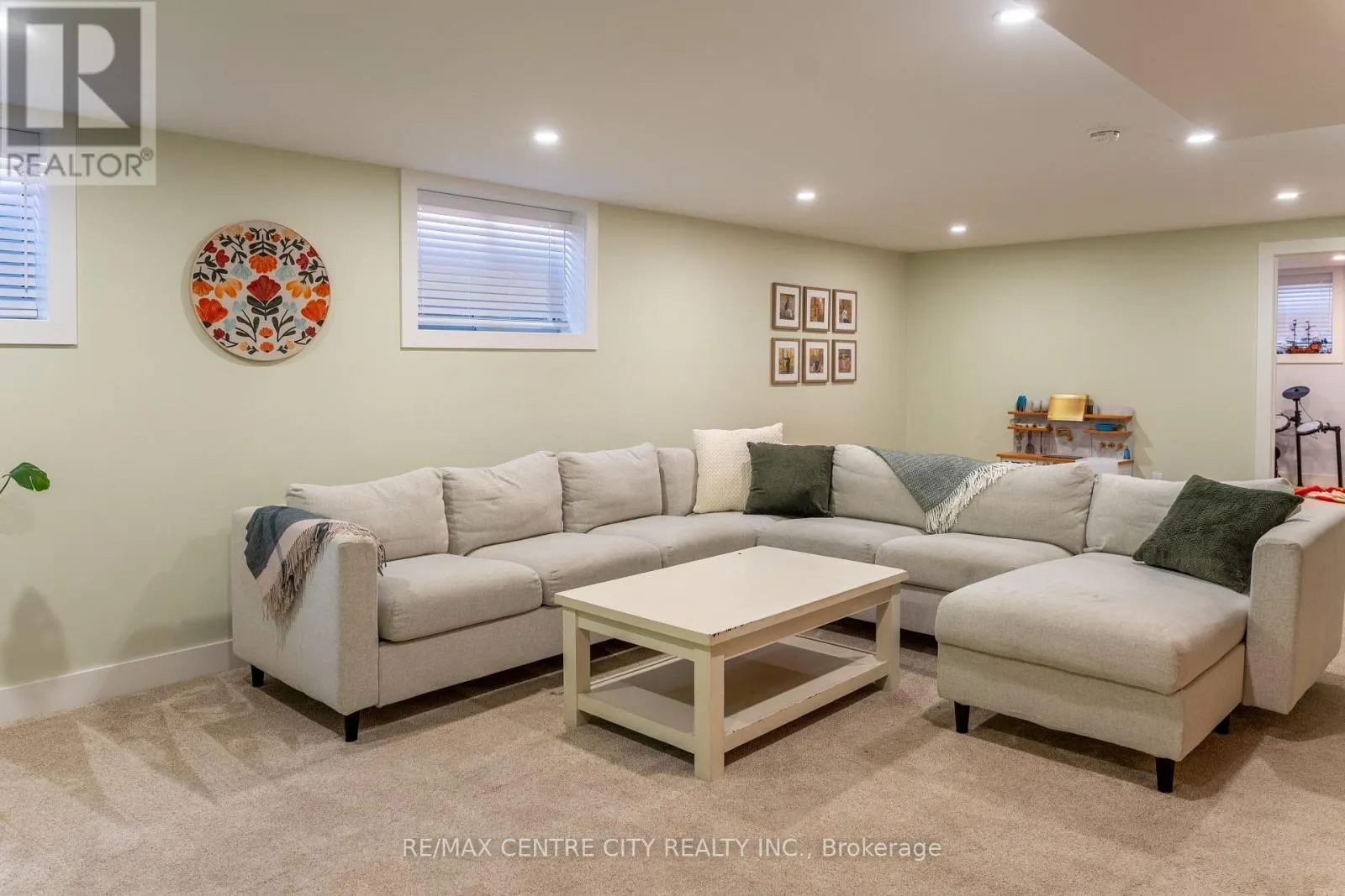 56 CAVERHILL CRESCENT