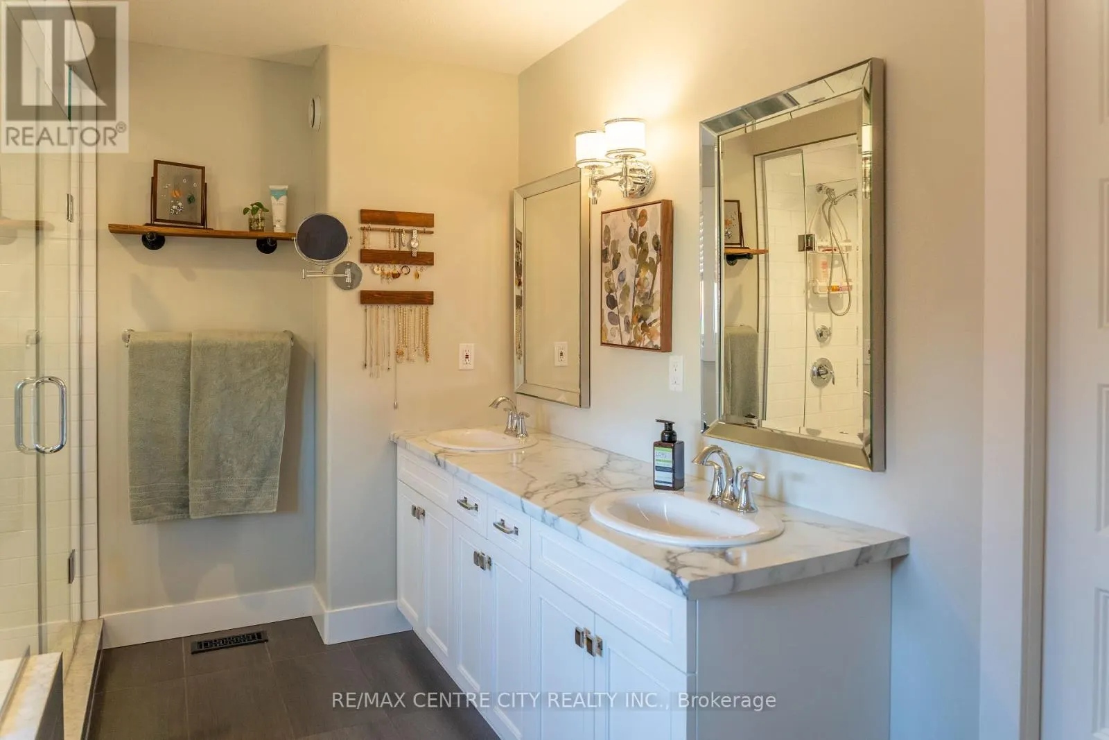 56 CAVERHILL CRESCENT