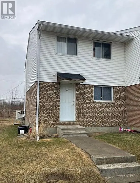 32 CARRAWAY CRESCENT N