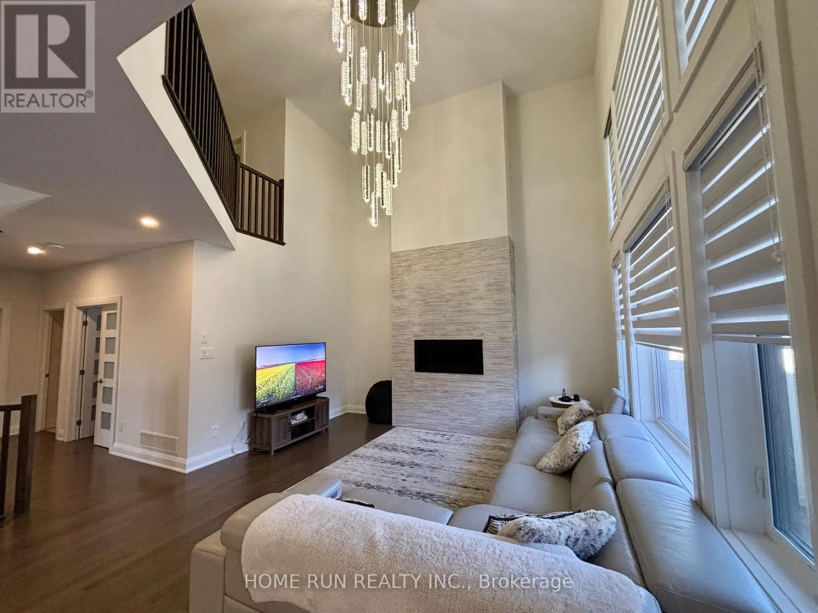 561 HONEYLOCUST AVENUE