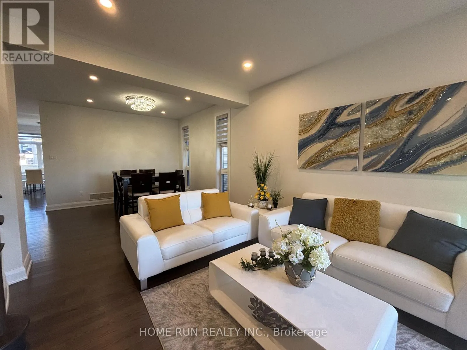 561 HONEYLOCUST AVENUE