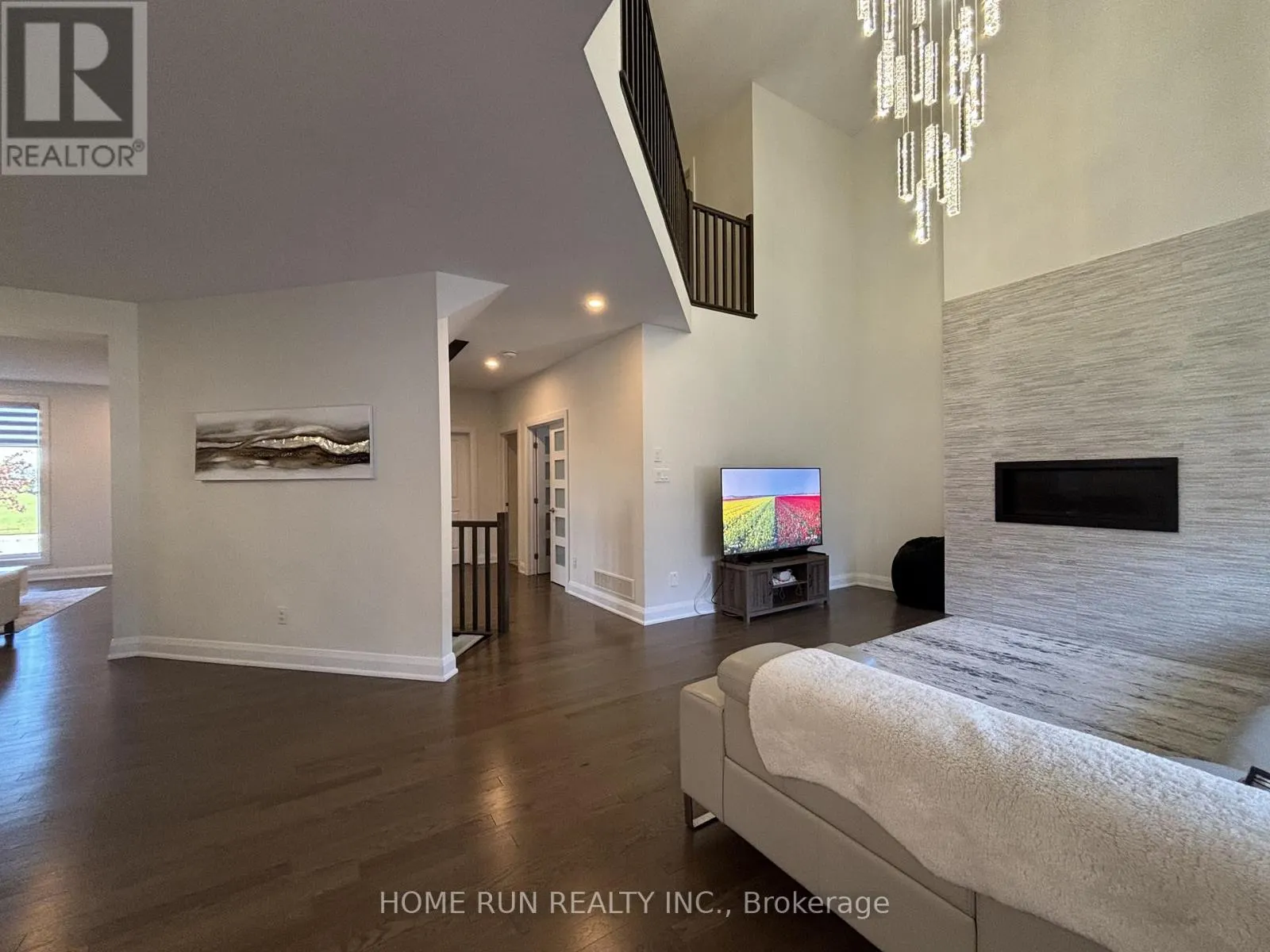 561 HONEYLOCUST AVENUE