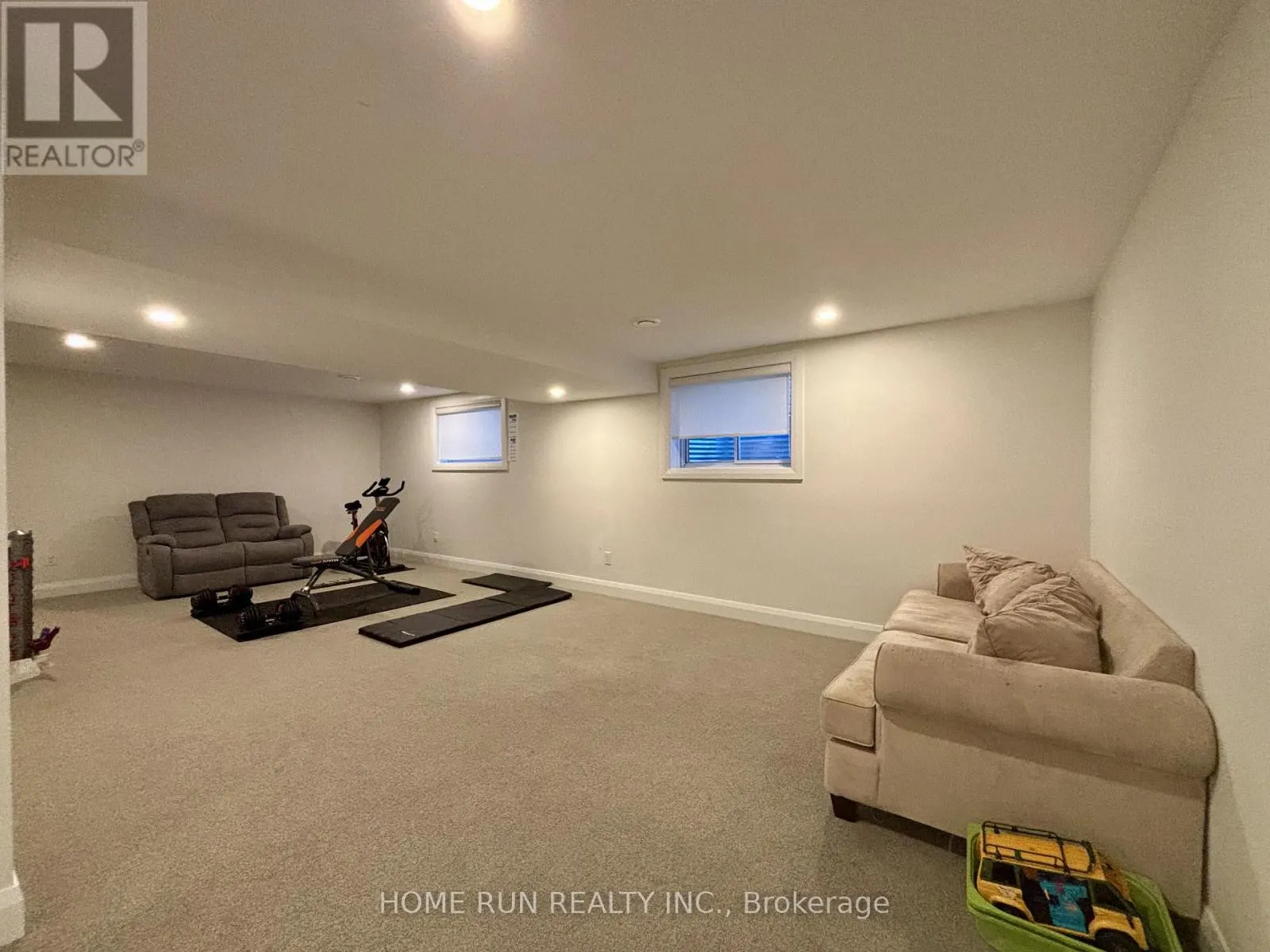 561 HONEYLOCUST AVENUE