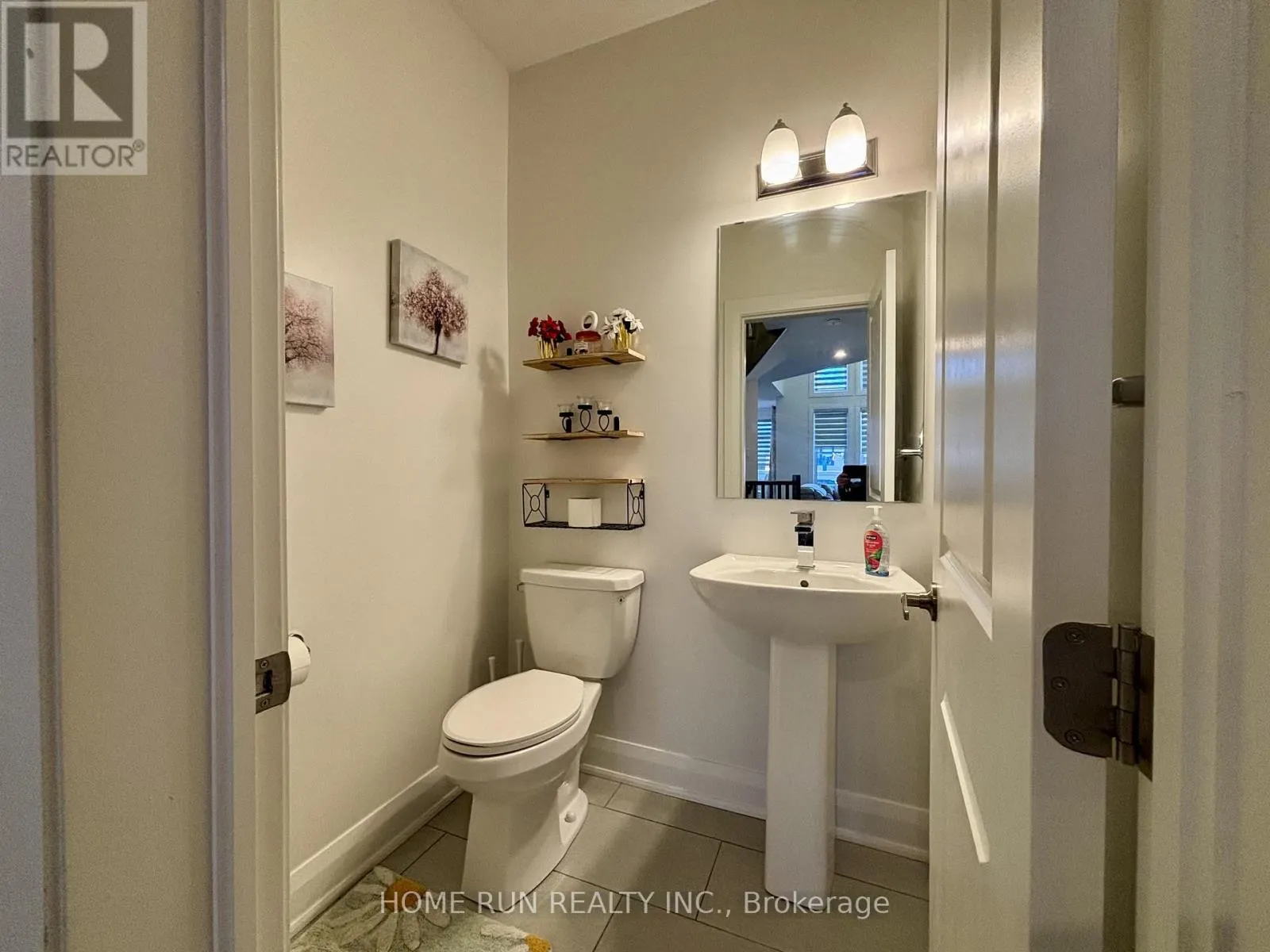 561 HONEYLOCUST AVENUE