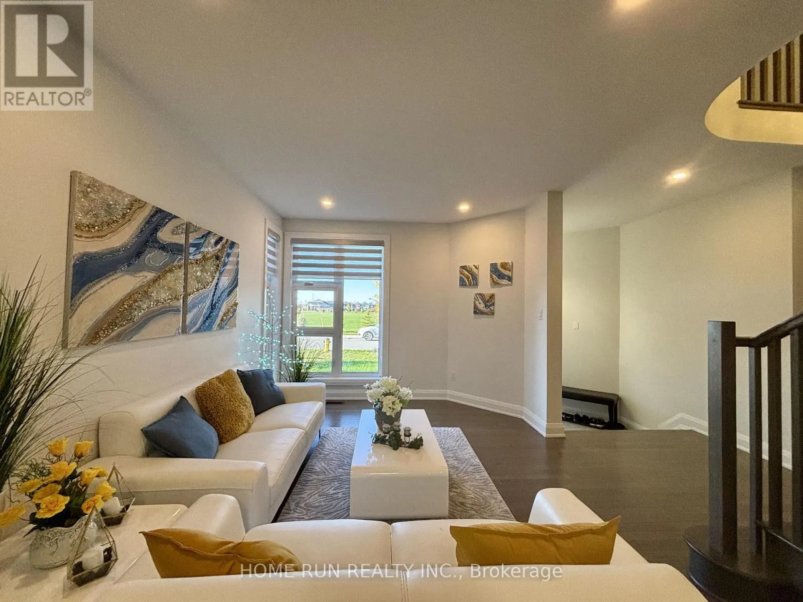 561 HONEYLOCUST AVENUE