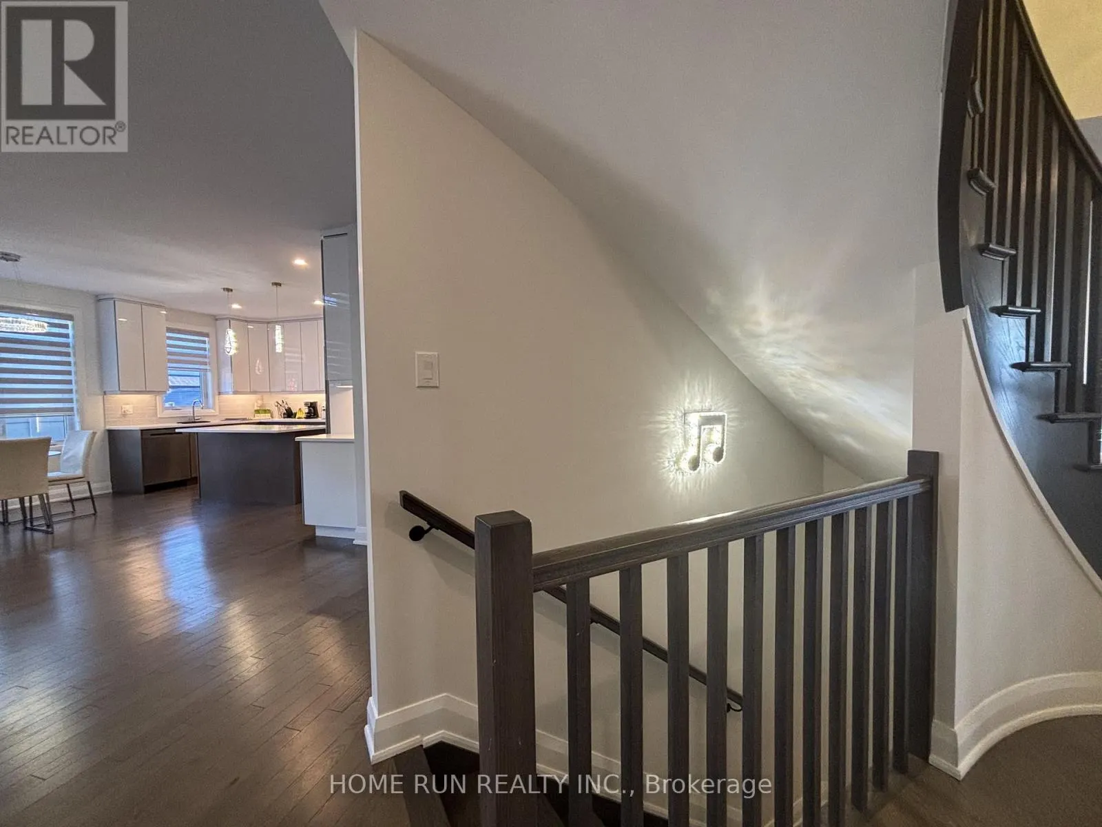 561 HONEYLOCUST AVENUE