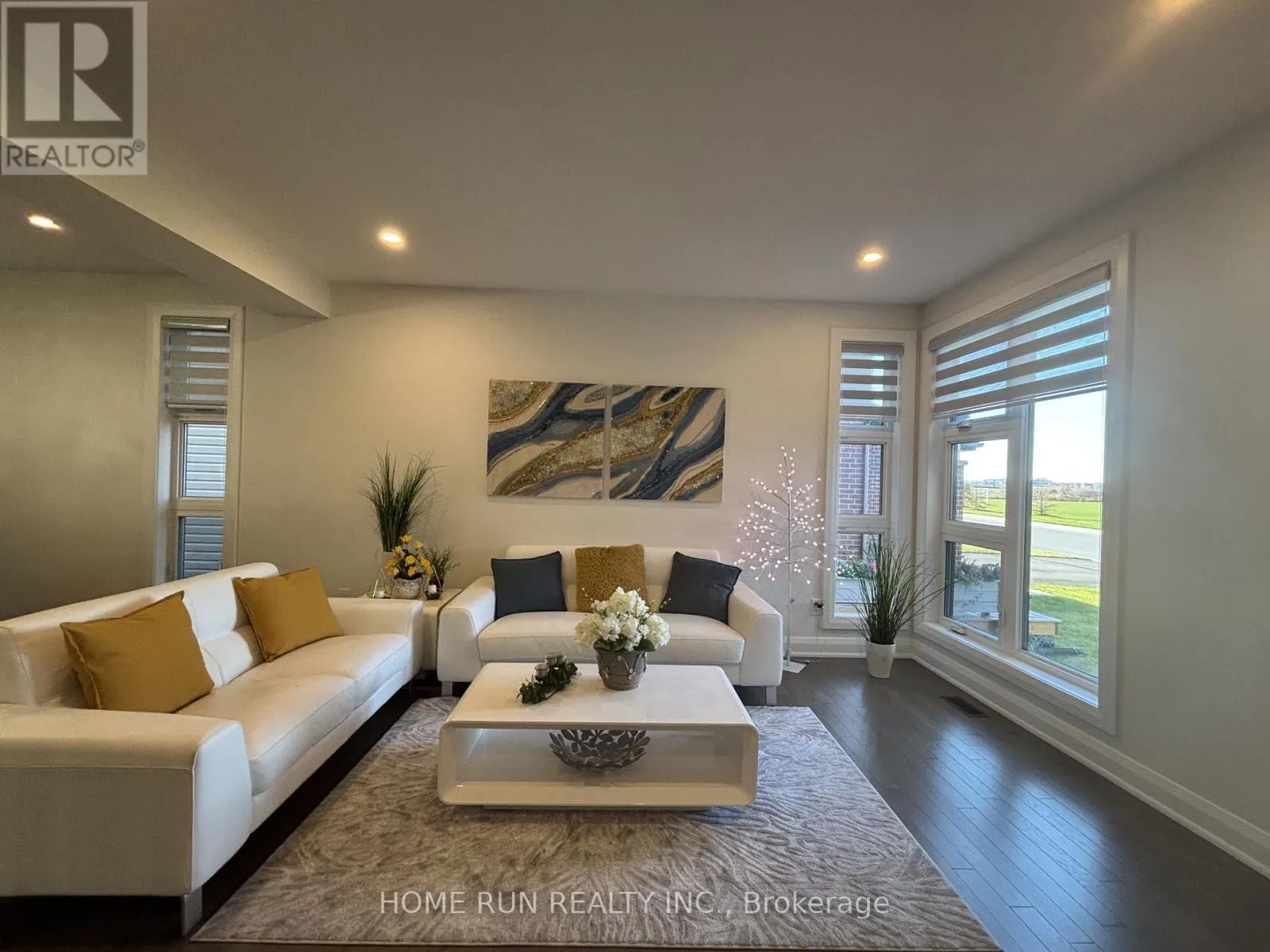 561 HONEYLOCUST AVENUE