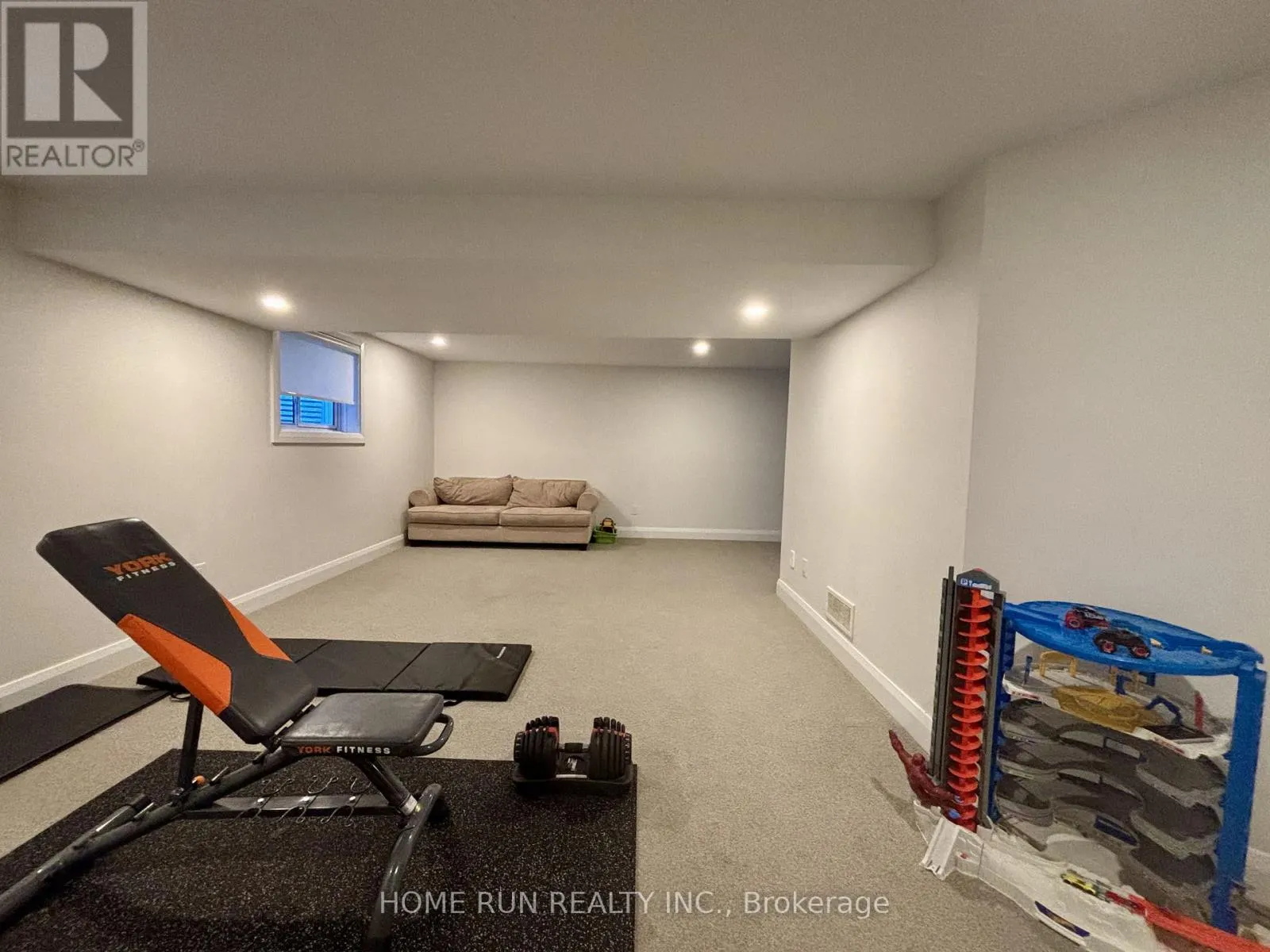 561 HONEYLOCUST AVENUE