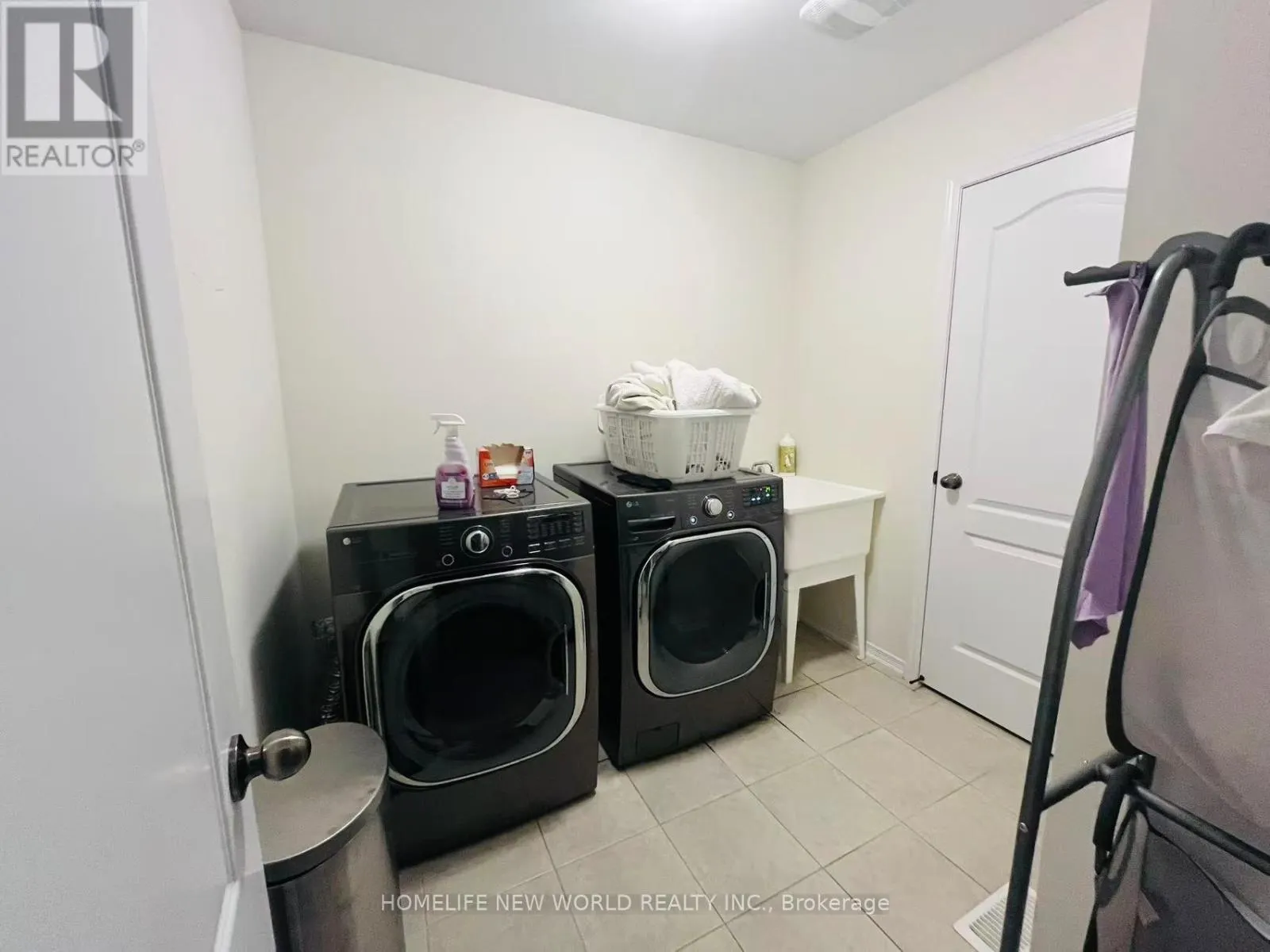 7881 HACKBERRY TRAIL