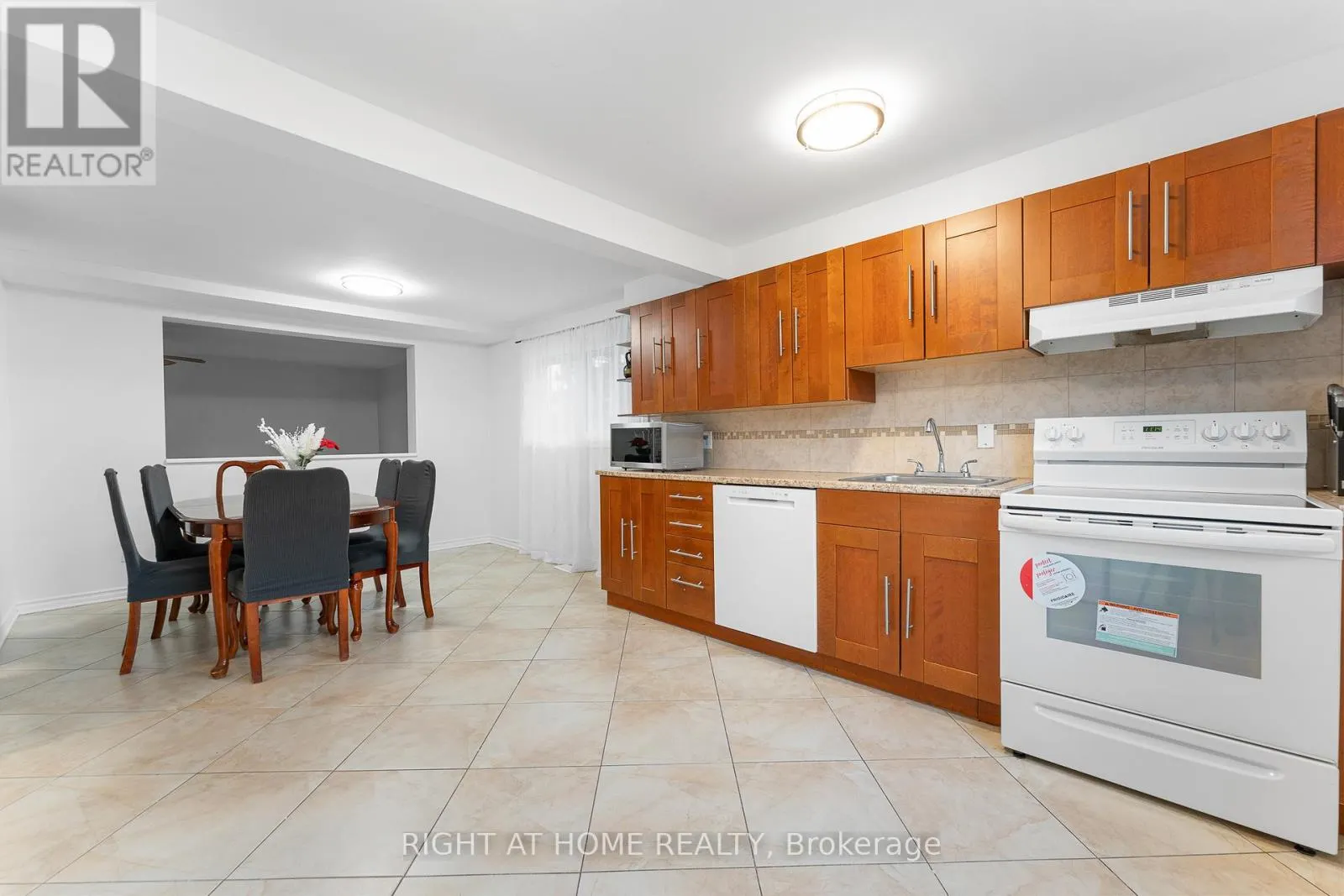 32 - 2296 ORIENT PARK DRIVE