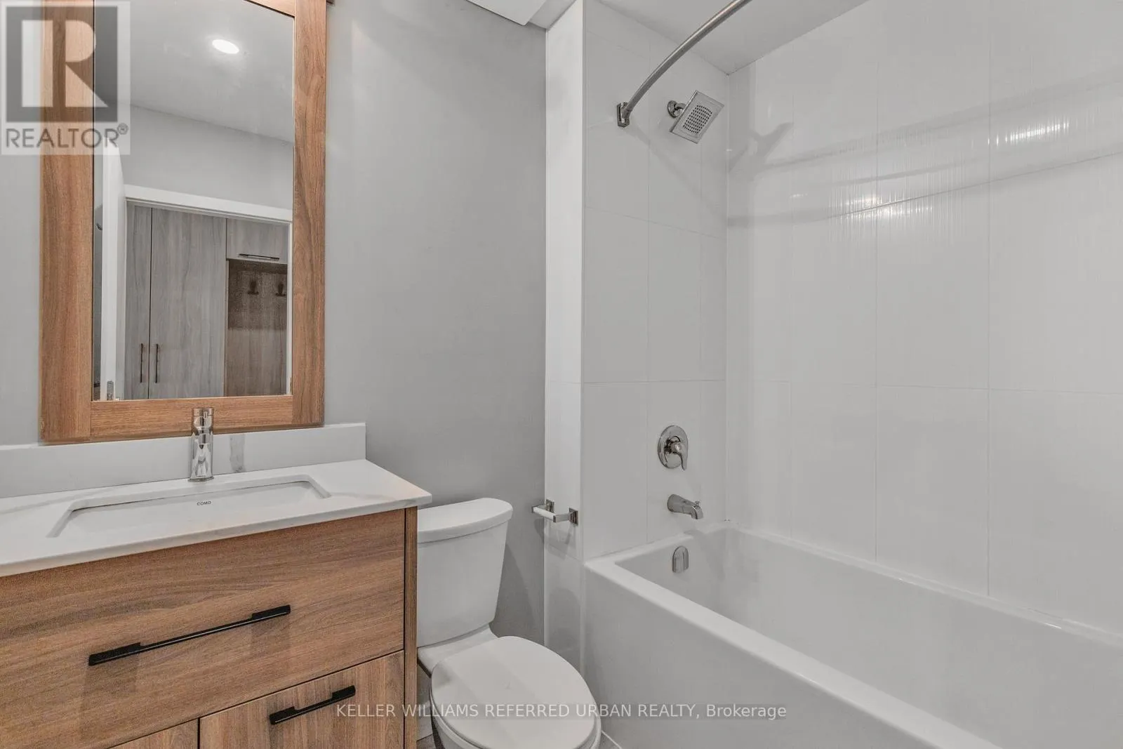 2102 - 20 GEORGE STREET