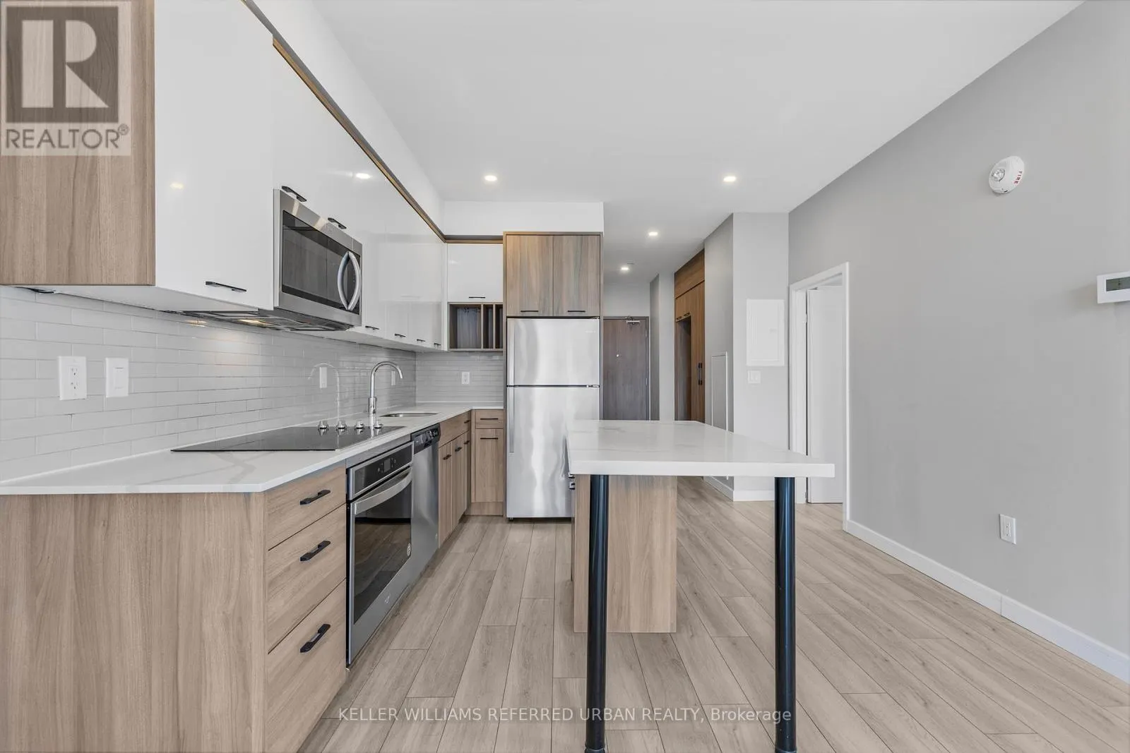 2102 - 20 GEORGE STREET