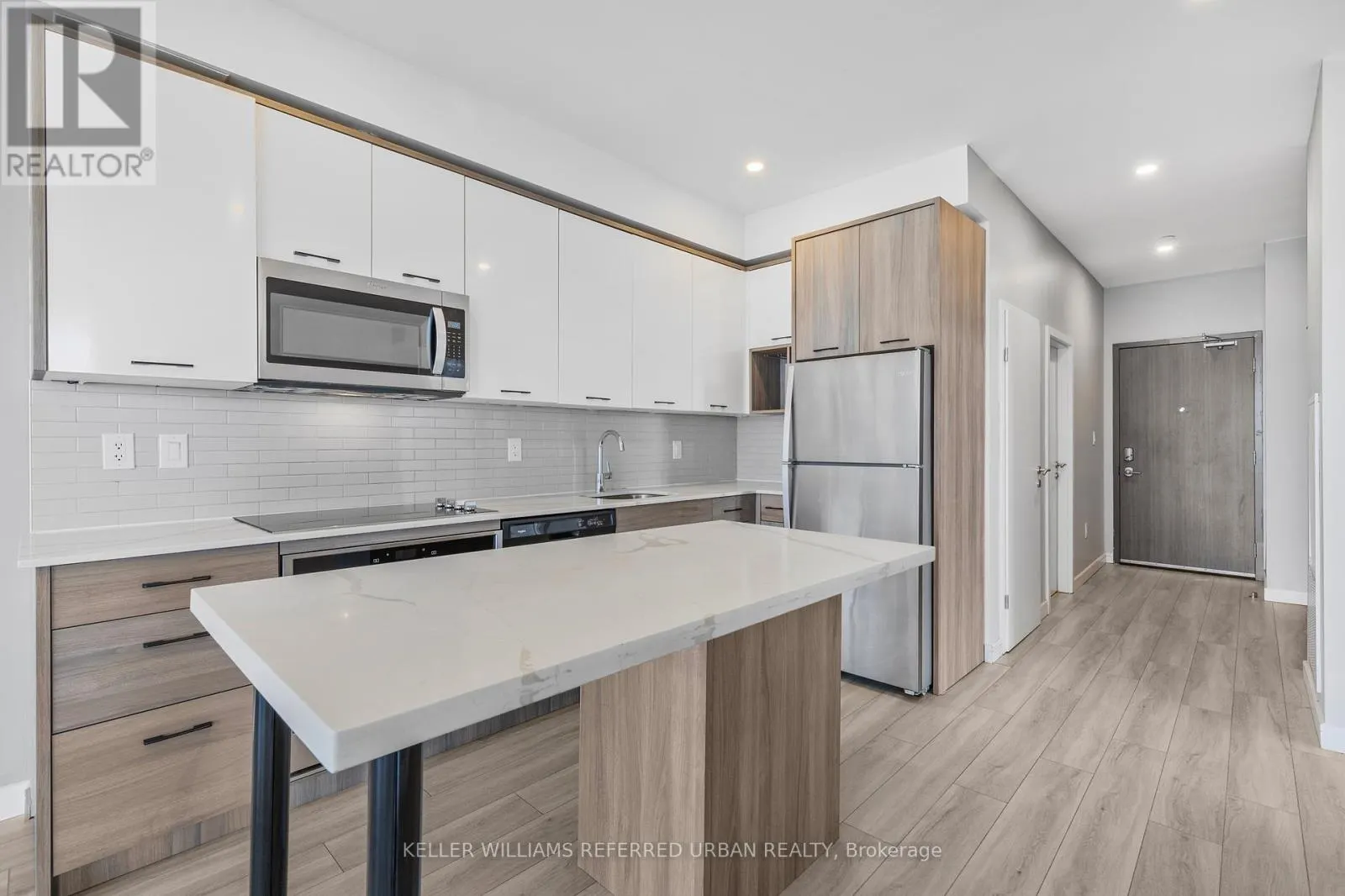 2102 - 20 GEORGE STREET