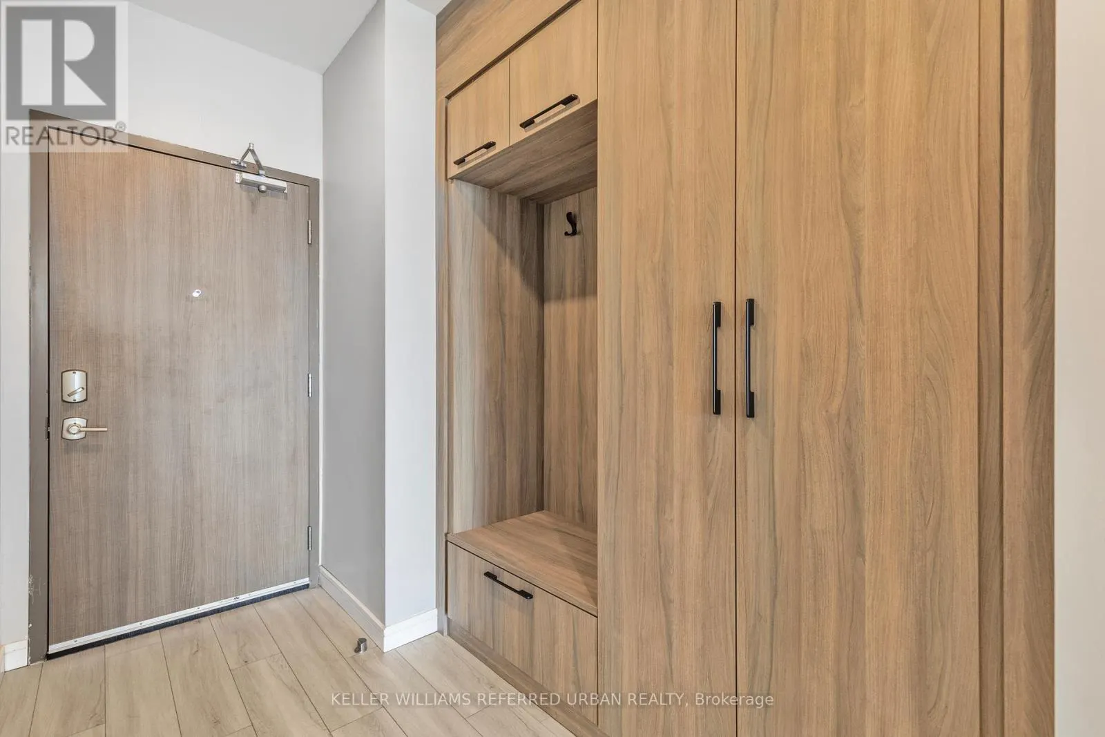 2102 - 20 GEORGE STREET