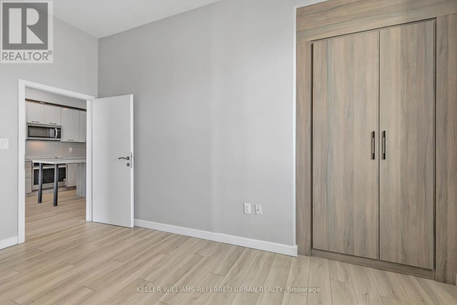 2102 - 20 GEORGE STREET