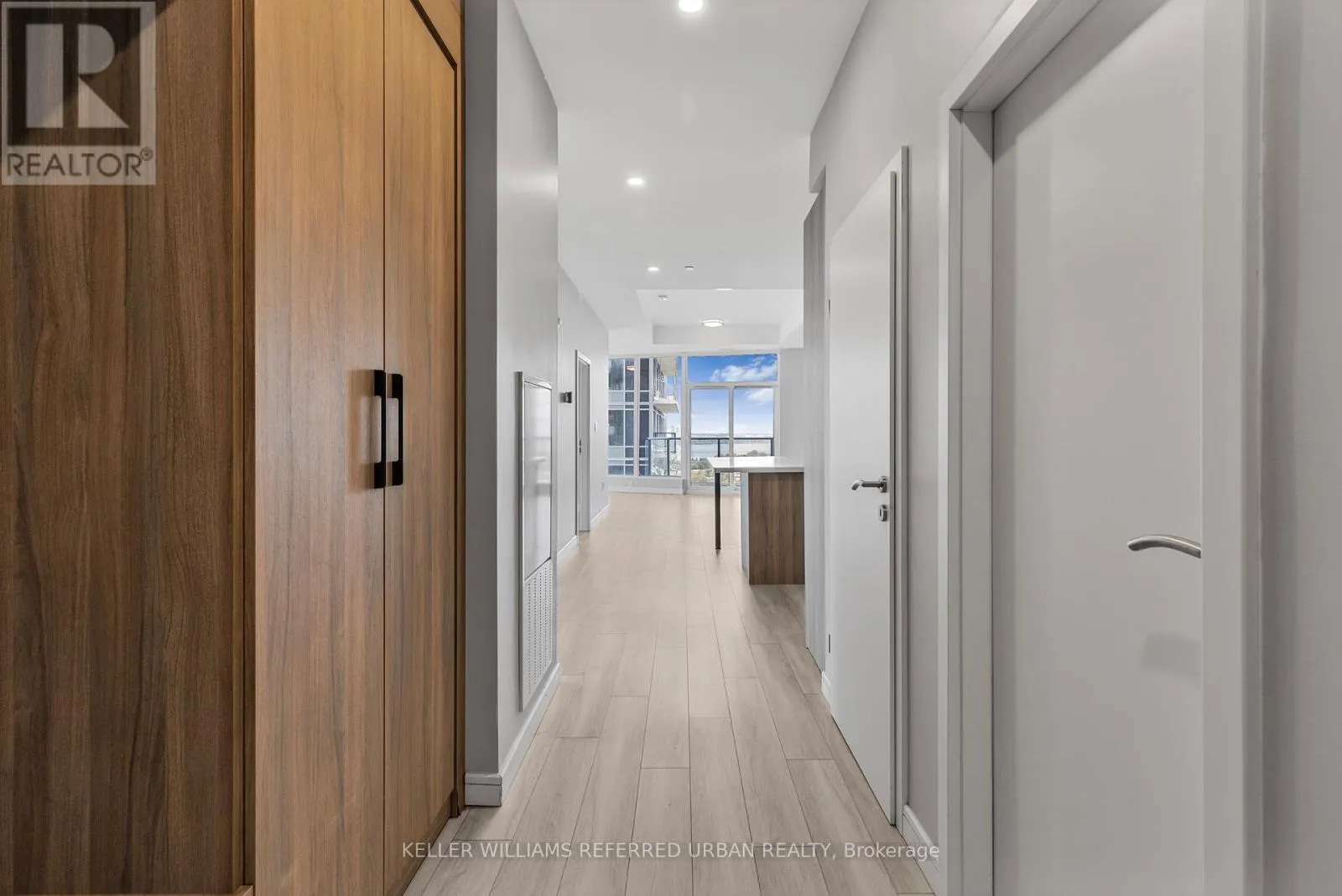 2102 - 20 GEORGE STREET