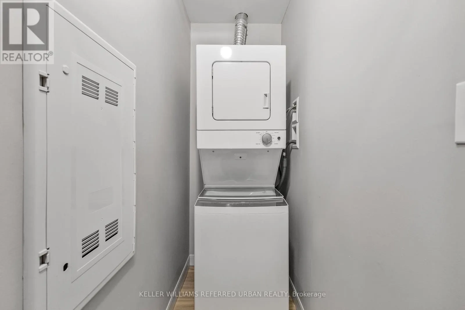 2102 - 20 GEORGE STREET