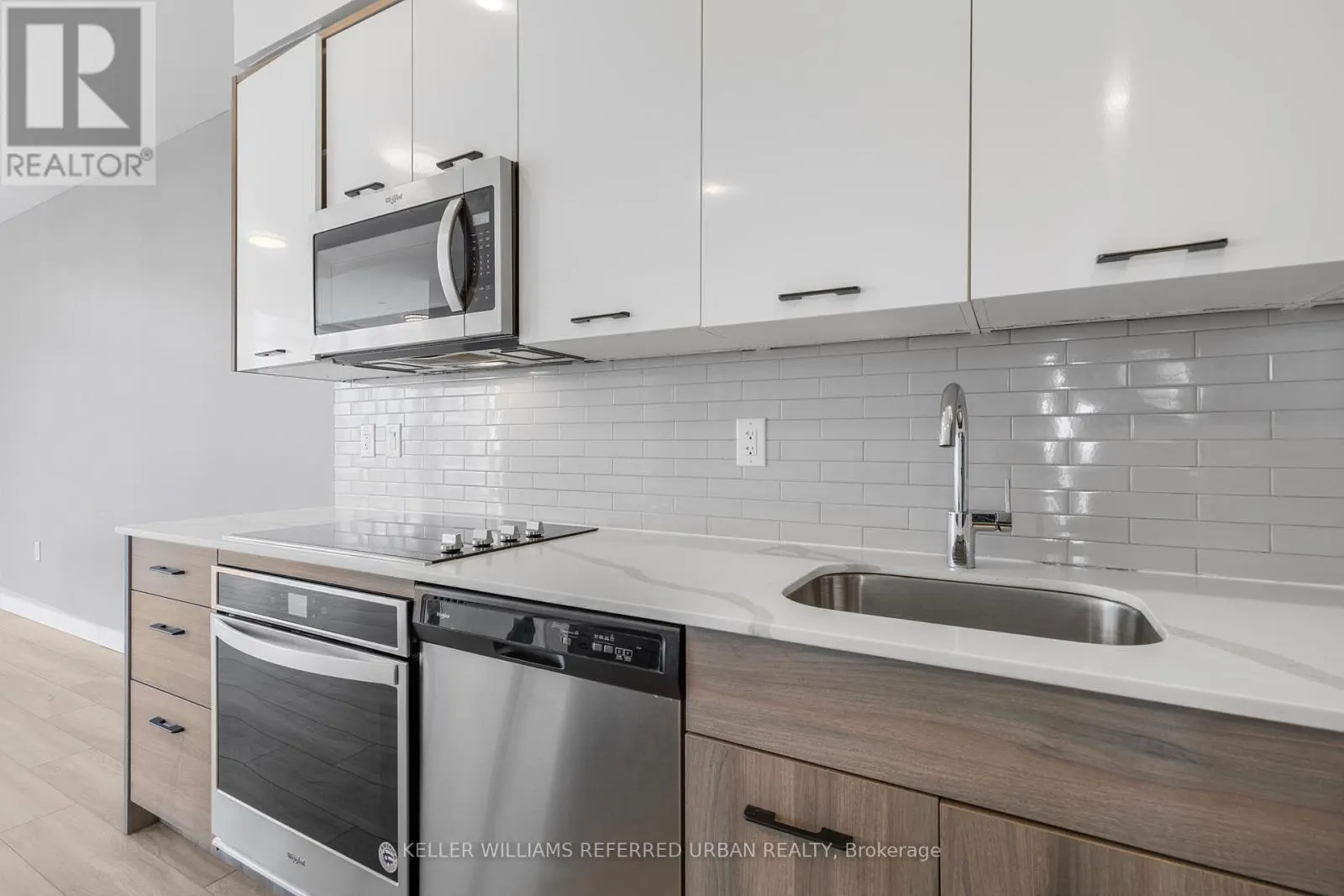 2102 - 20 GEORGE STREET