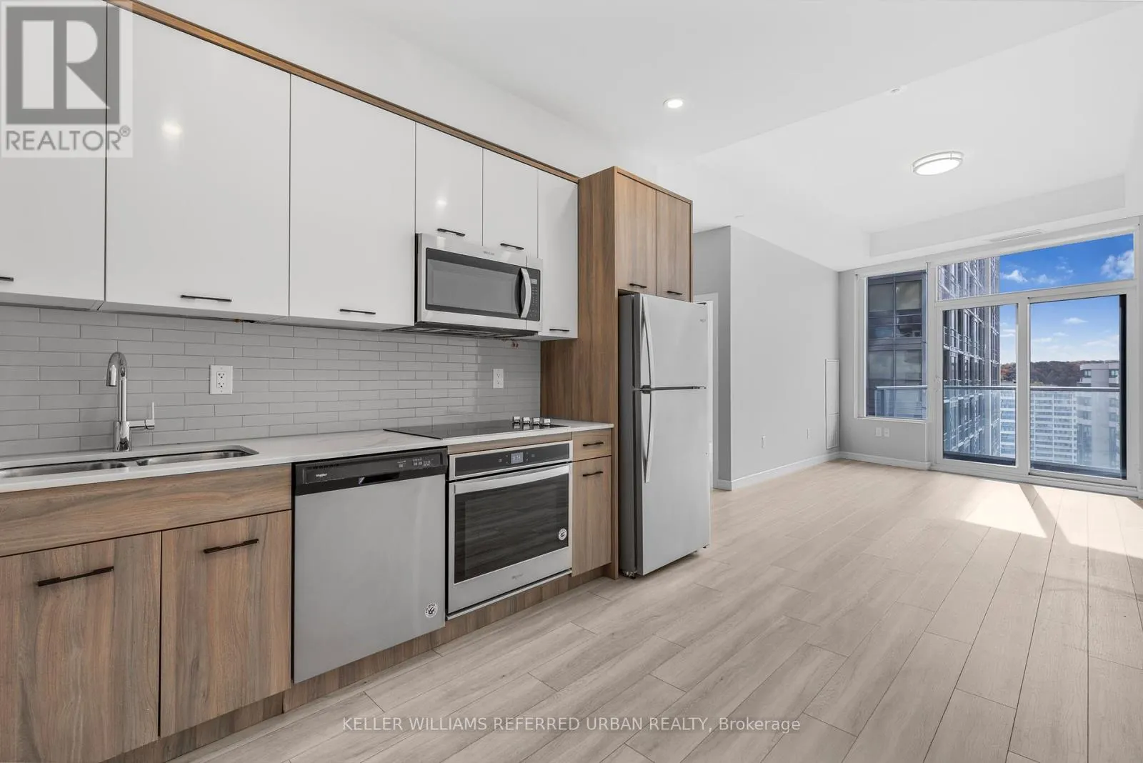 2107 - 20 GEORGE STREET