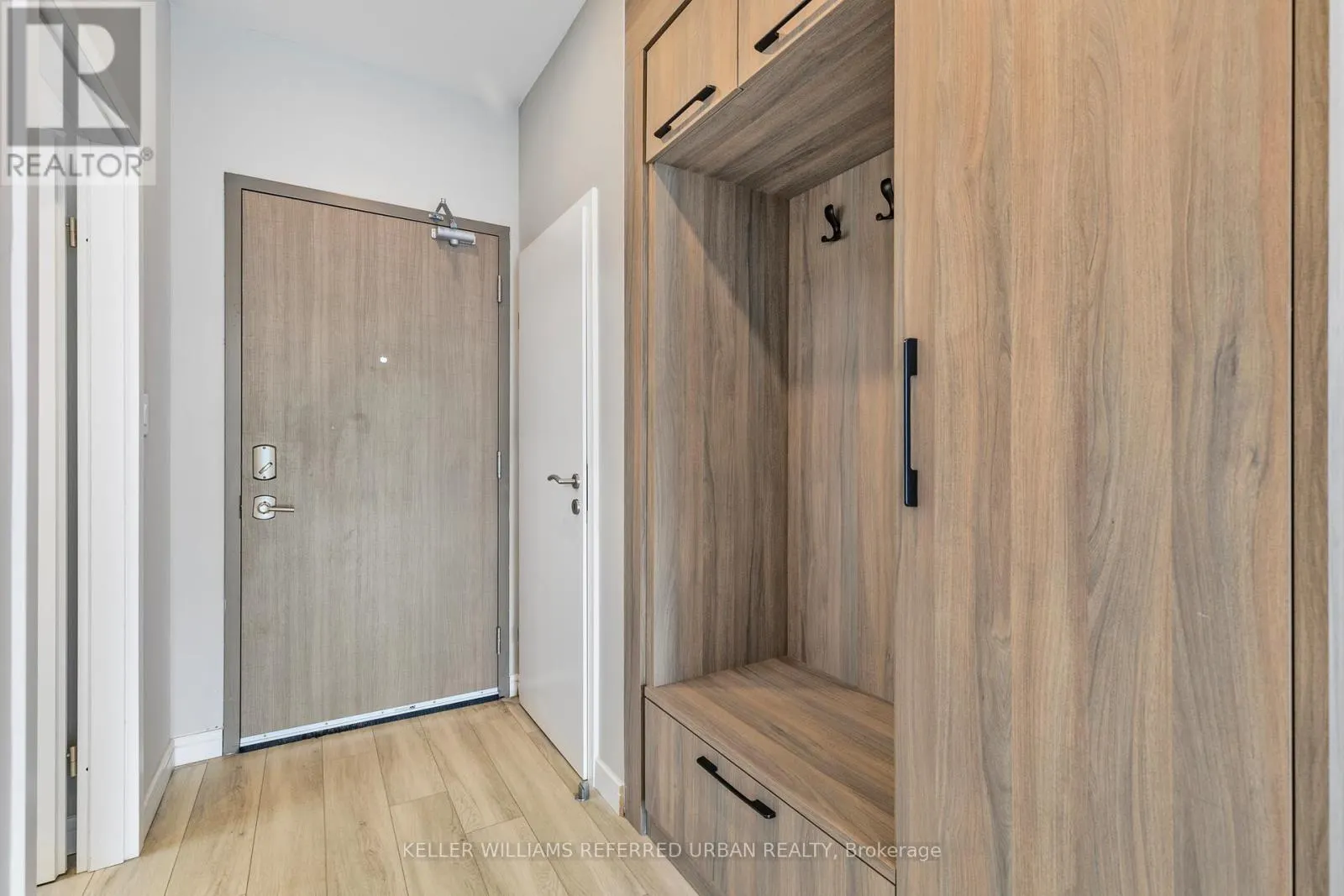 2107 - 20 GEORGE STREET