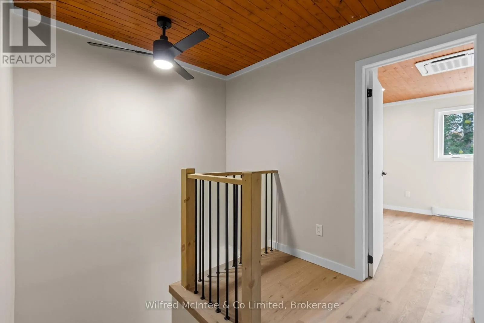 40 ROLLING HILLS DRIVE