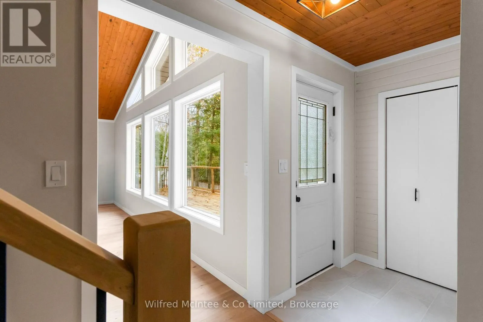 40 ROLLING HILLS DRIVE