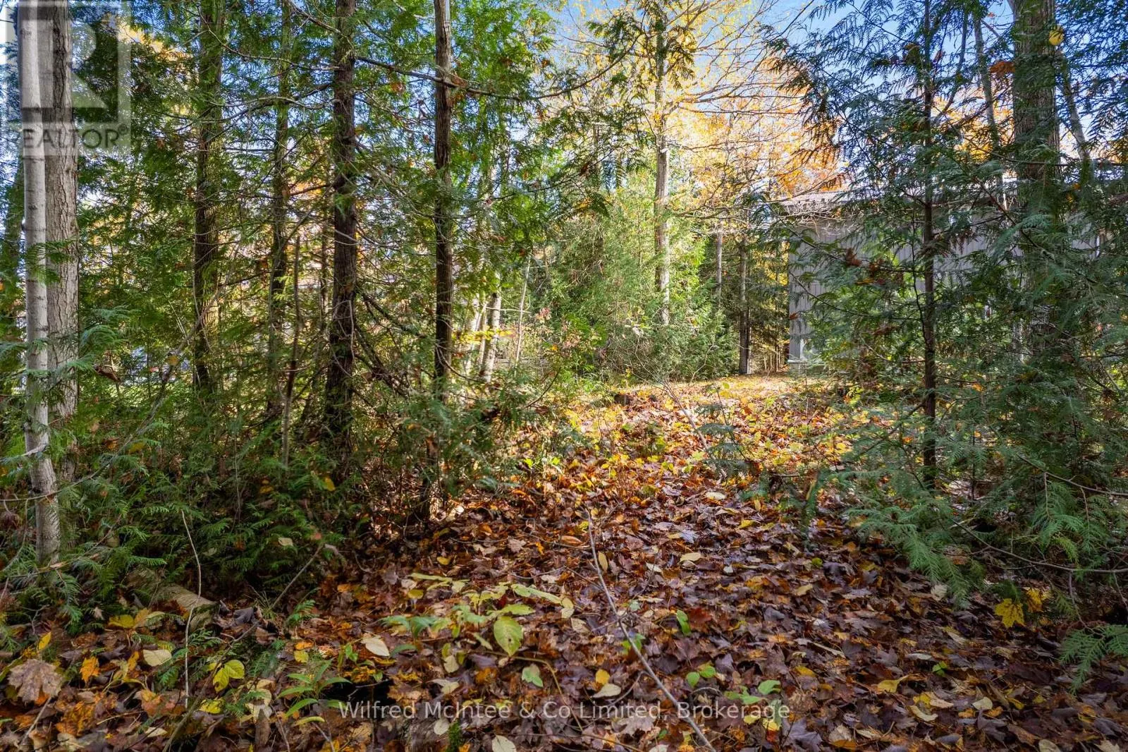 40 ROLLING HILLS DRIVE