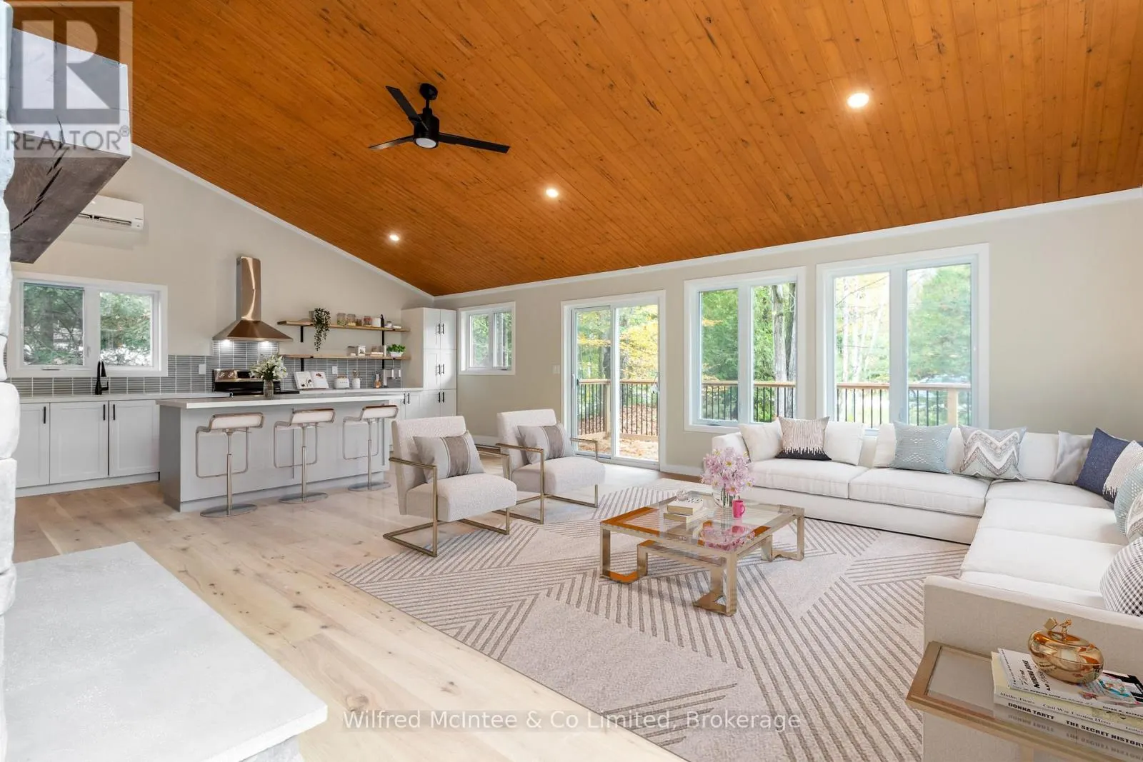 40 ROLLING HILLS DRIVE