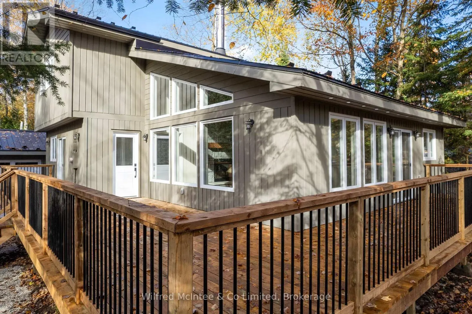 40 ROLLING HILLS DRIVE