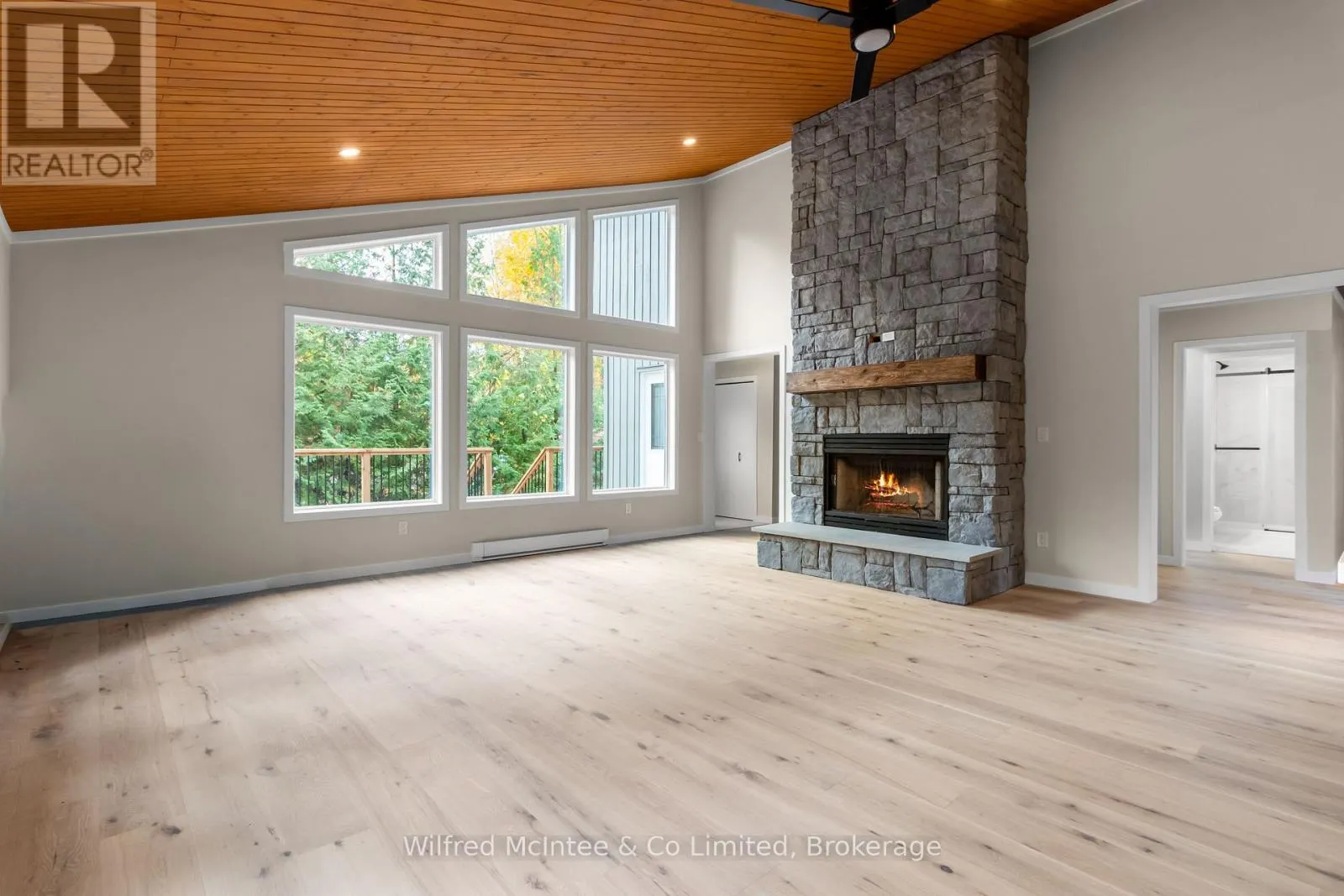 40 ROLLING HILLS DRIVE