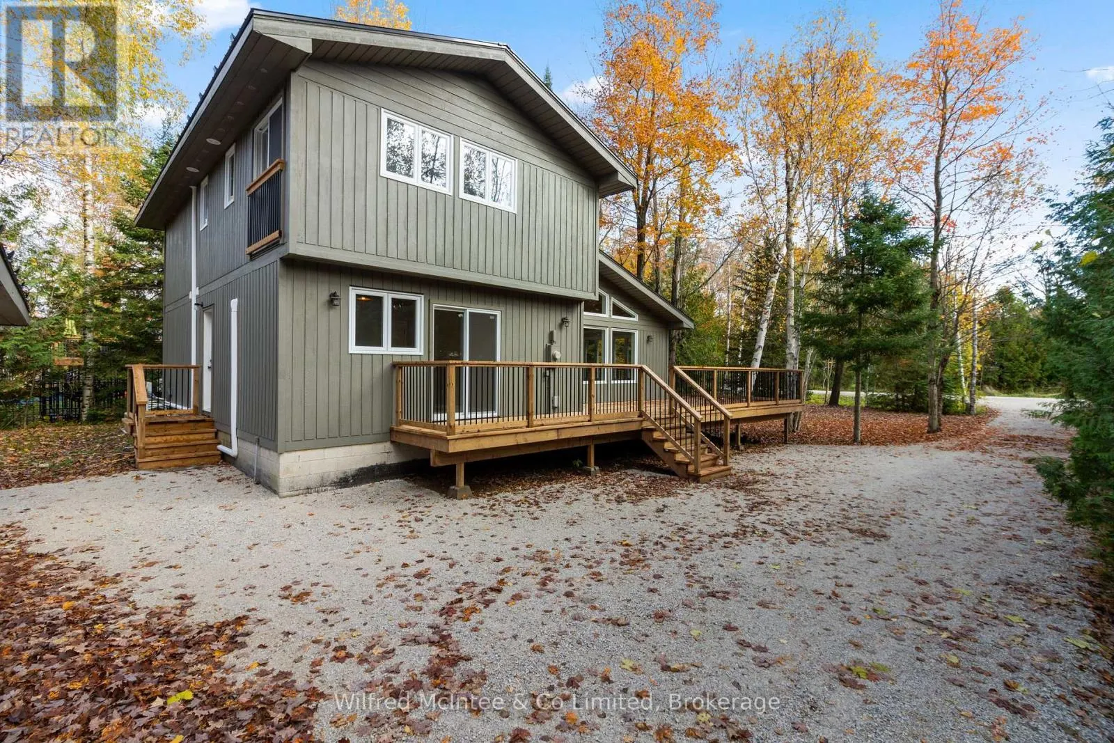 40 ROLLING HILLS DRIVE