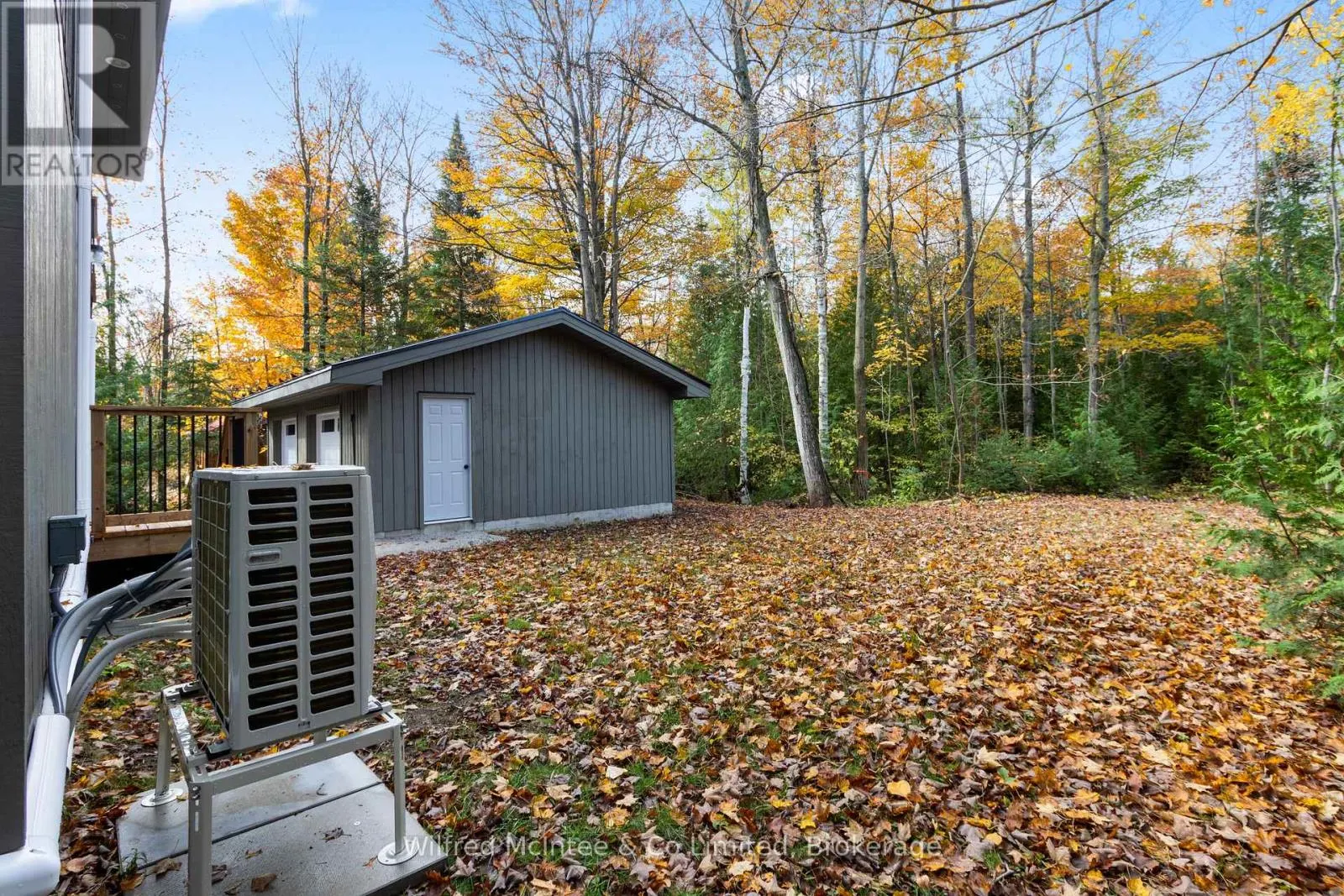 40 ROLLING HILLS DRIVE