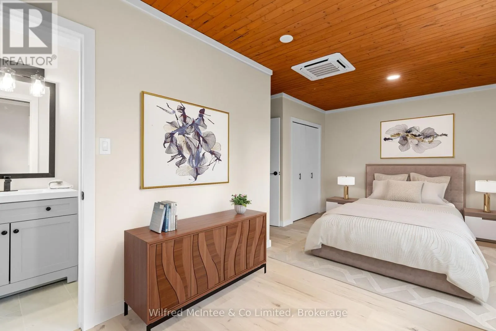 40 ROLLING HILLS DRIVE